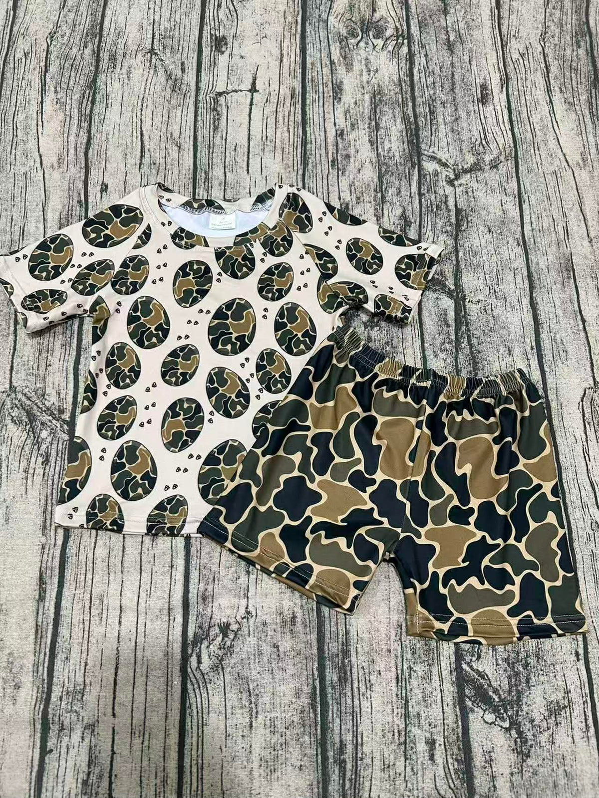 Boys camo eggs set