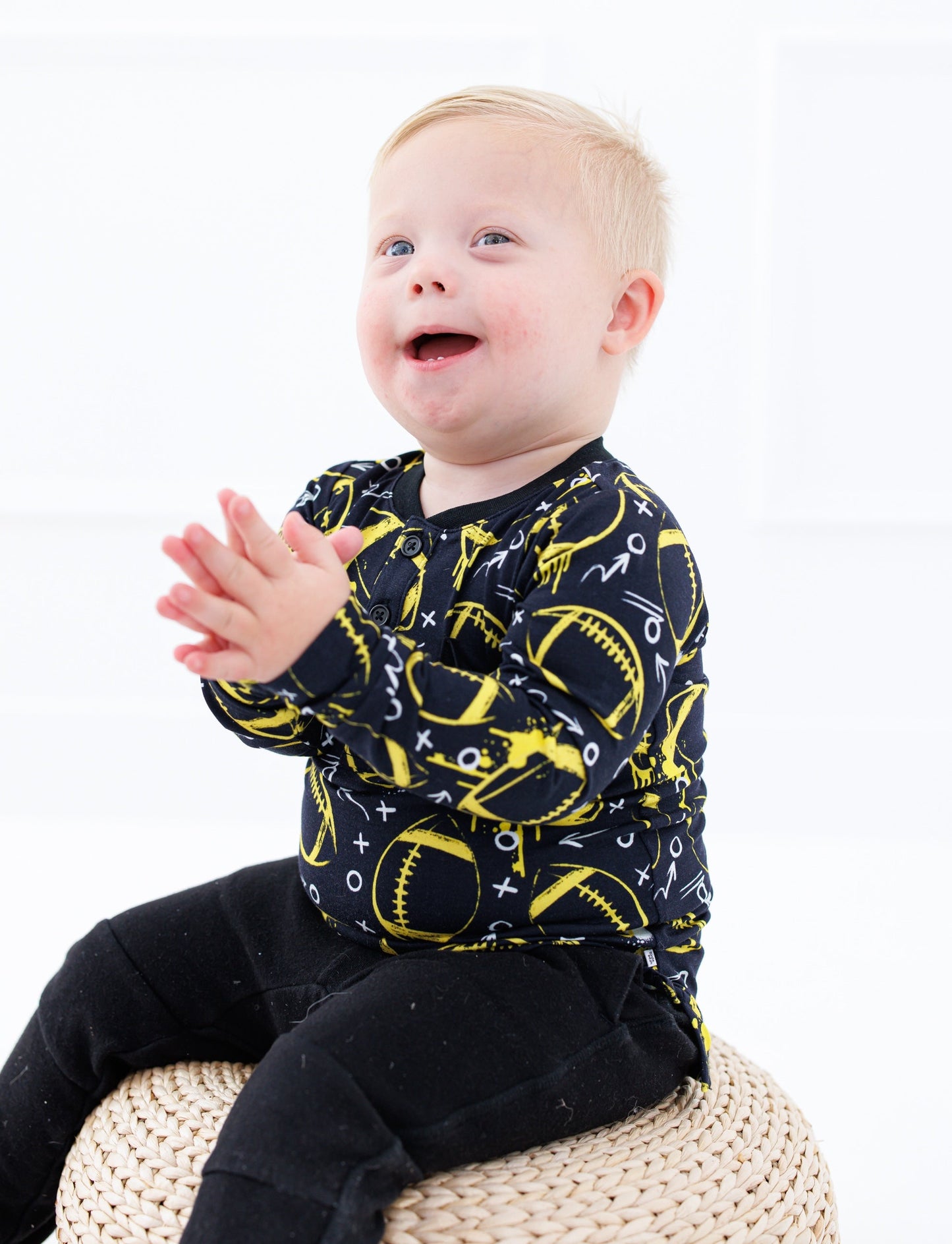 Graffiti Football Henley T-Shirt : BLACK AND YELLOW/GOLD