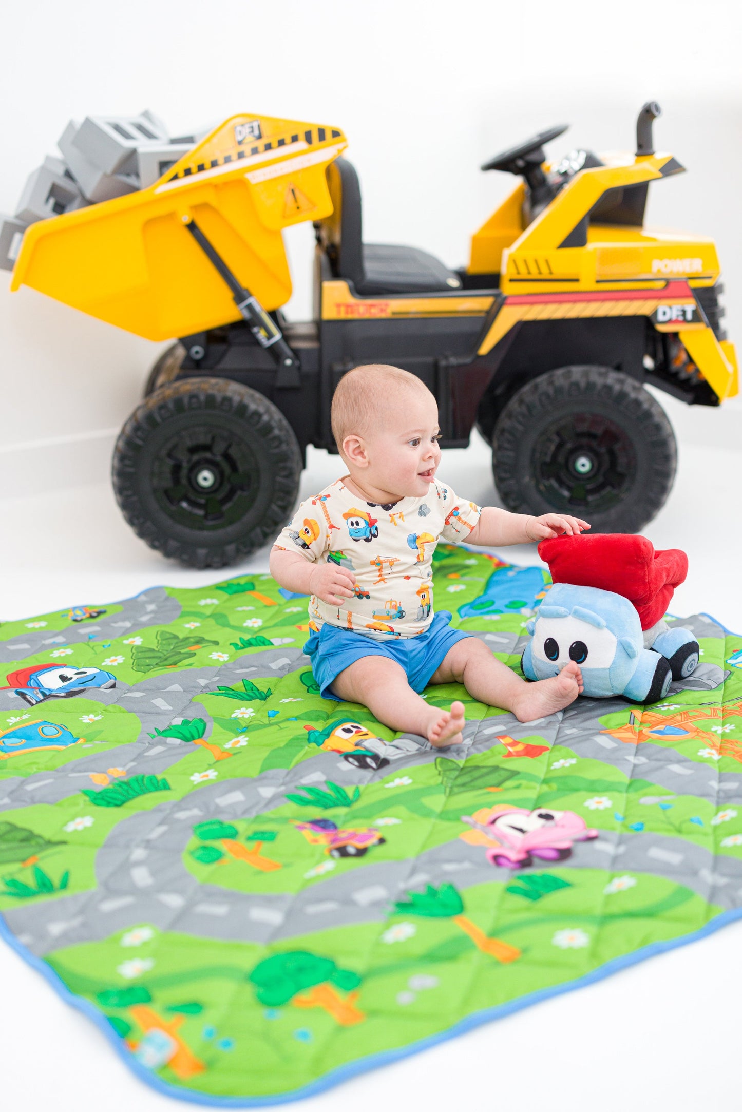 Leo the Truck™ - Construction Buddies T-Shirt Set