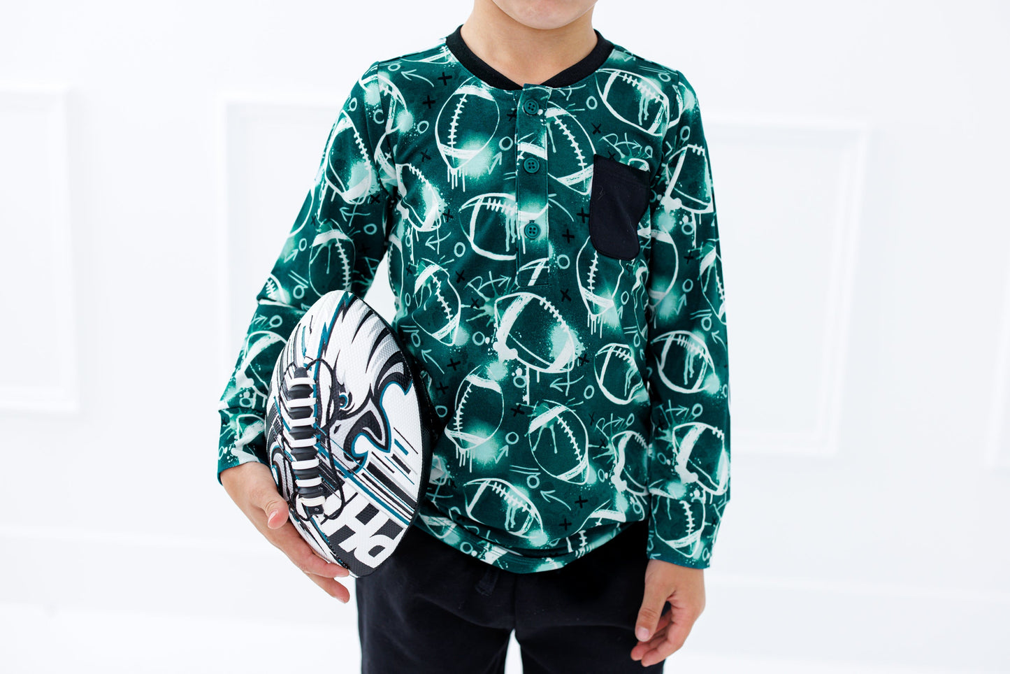 Graffiti Football Henley T-Shirt : GREEN AND WHITE/SILVER