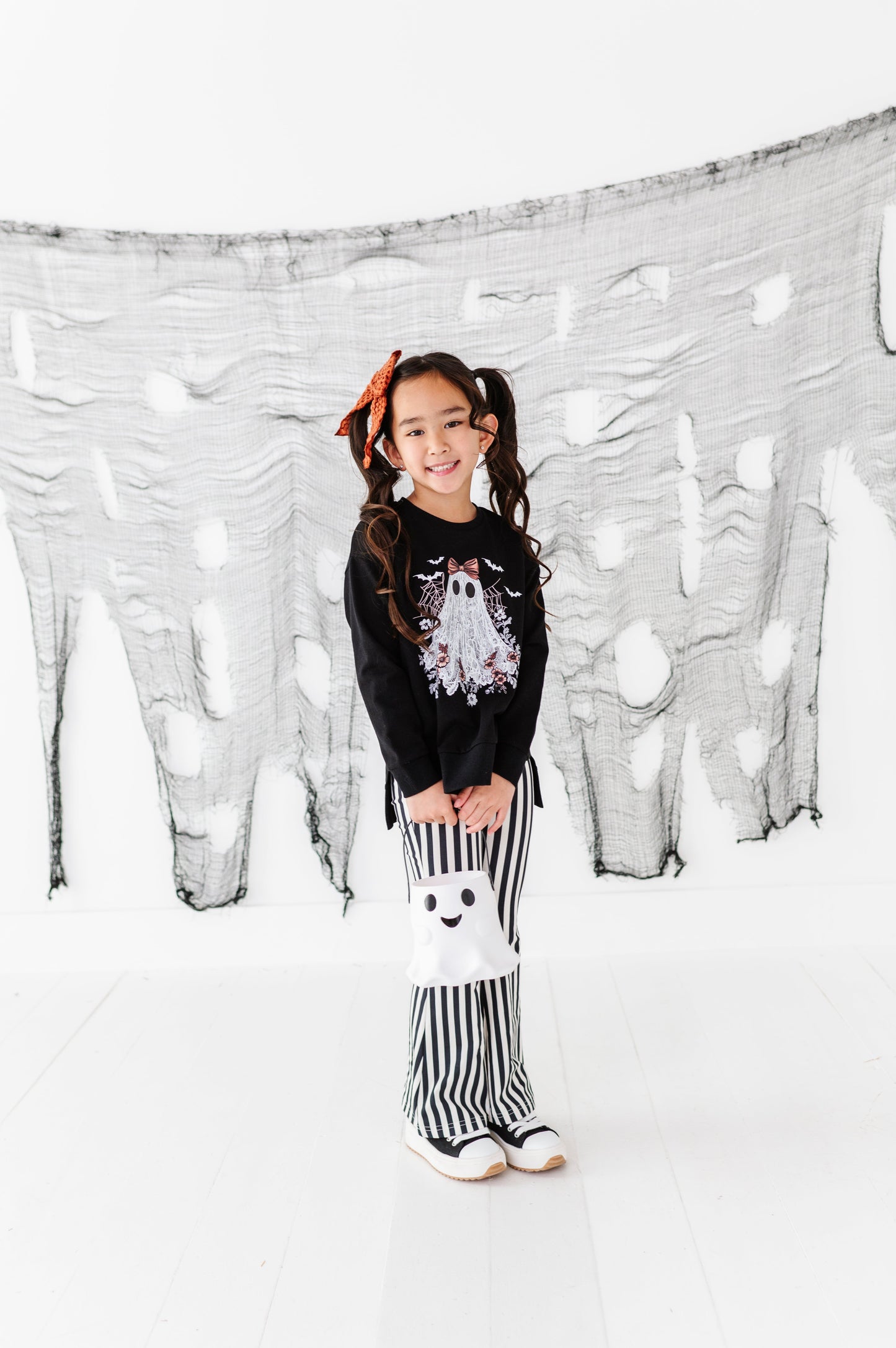 Lacey the Ghost | SIDE-SPLIT SWEATSHIRT