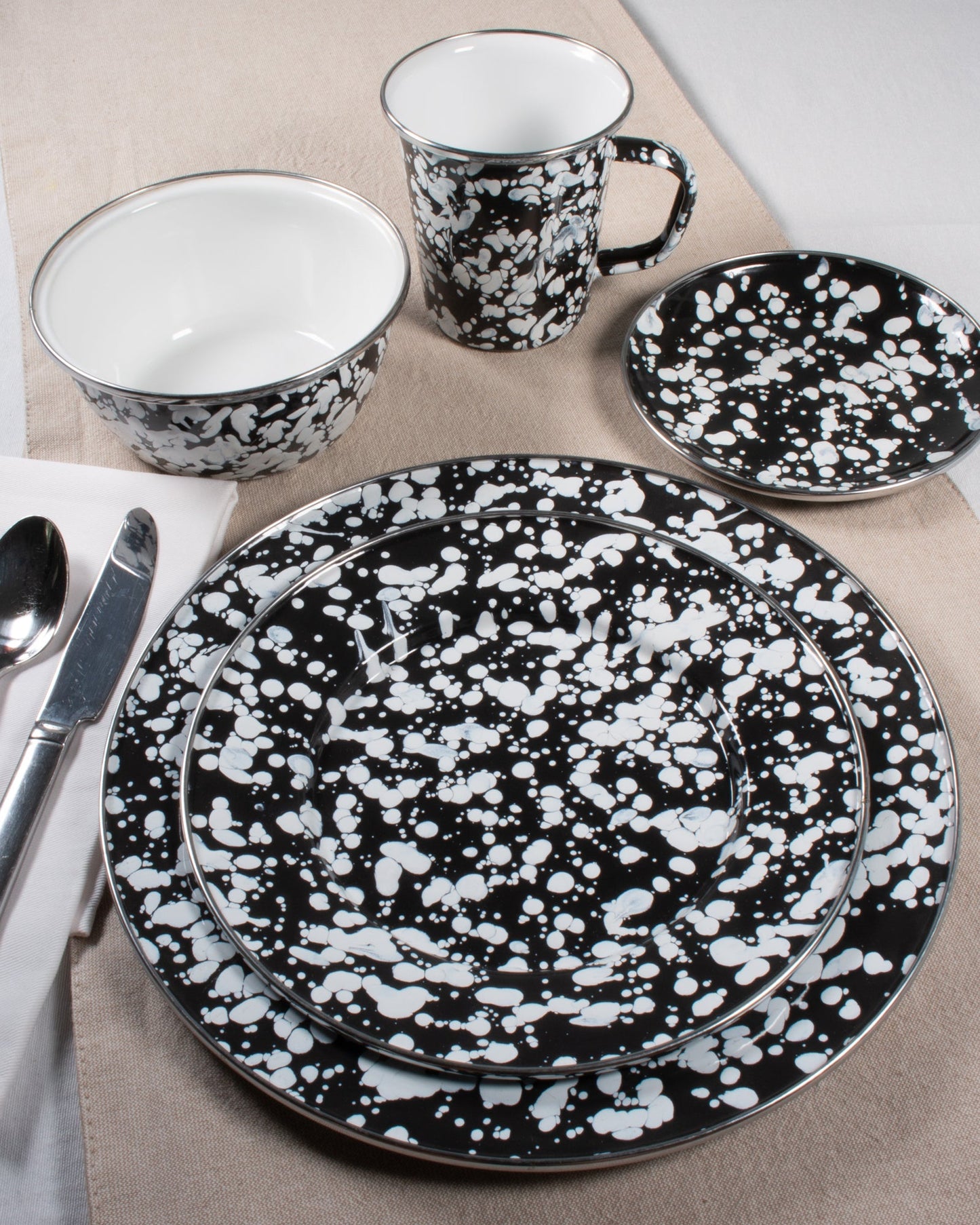 Black Swirl Pasta Plates - Set of 4