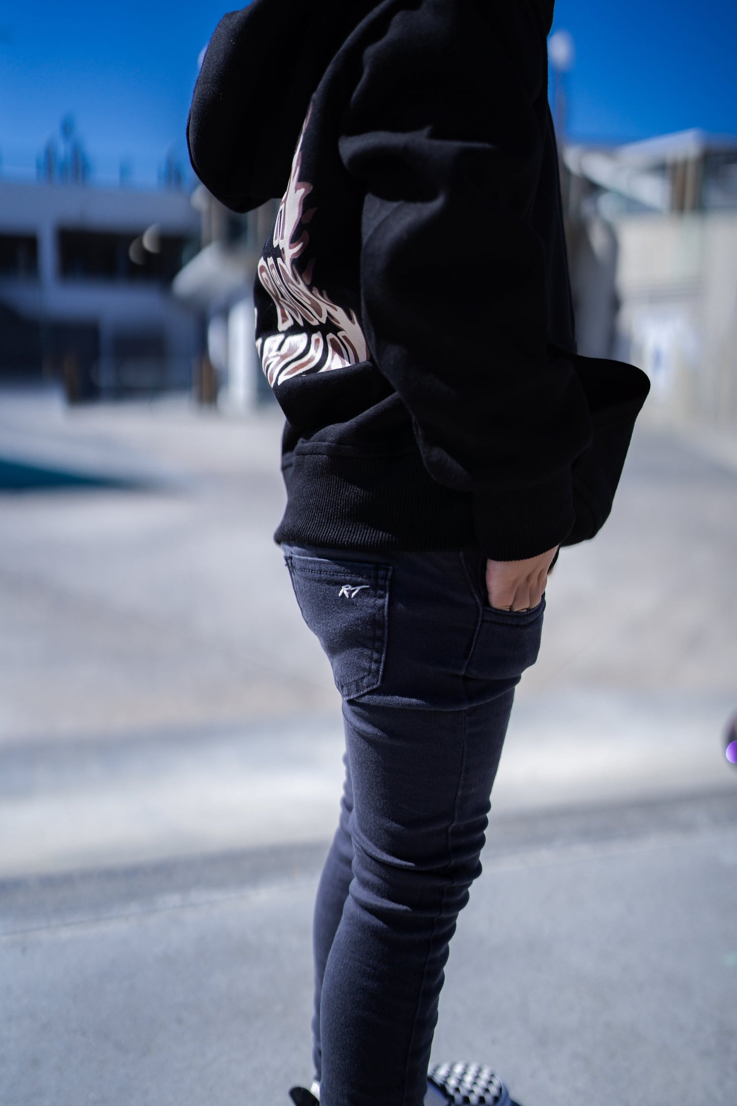 CHARCOAL TWILL DENIM