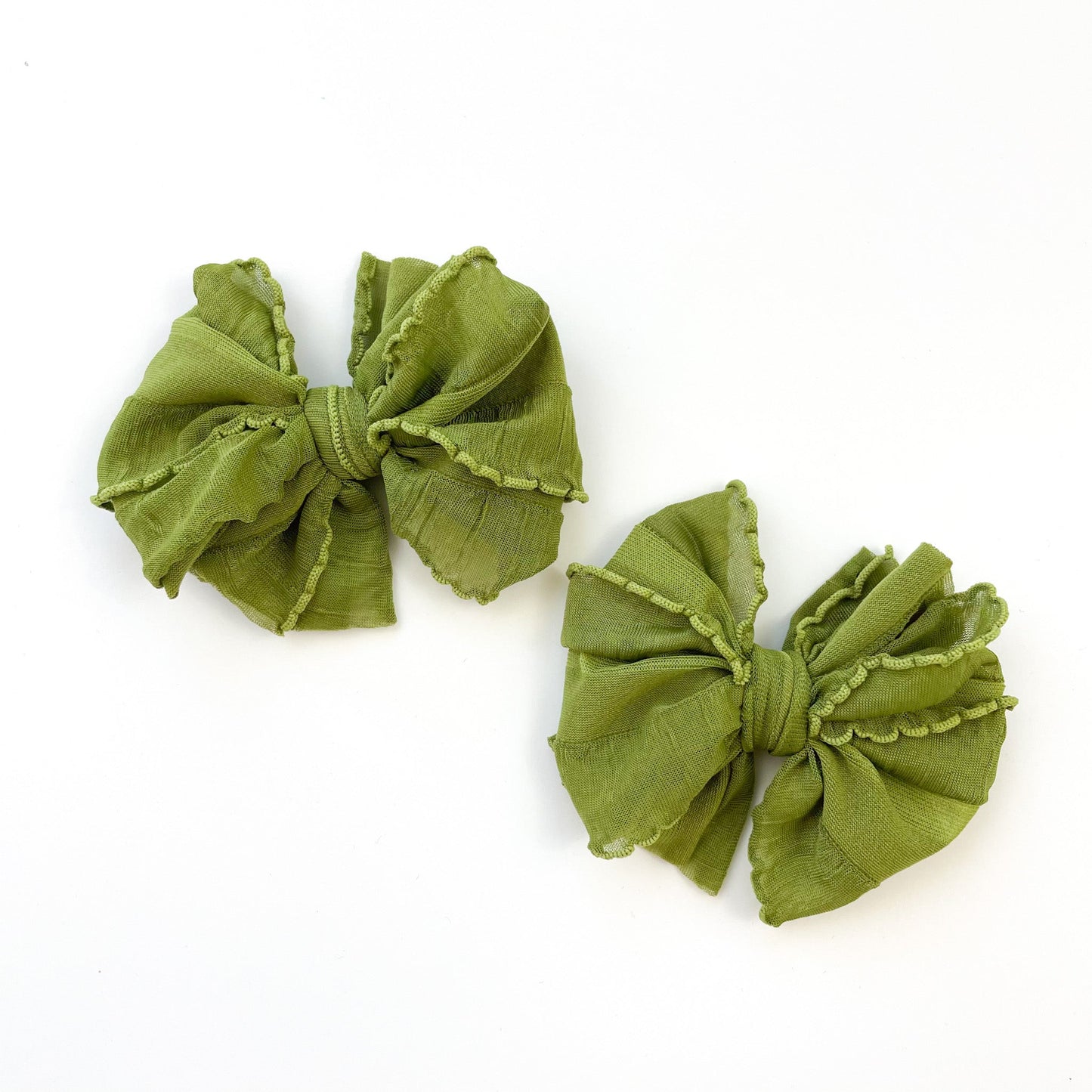 Olive Ruffle Clip