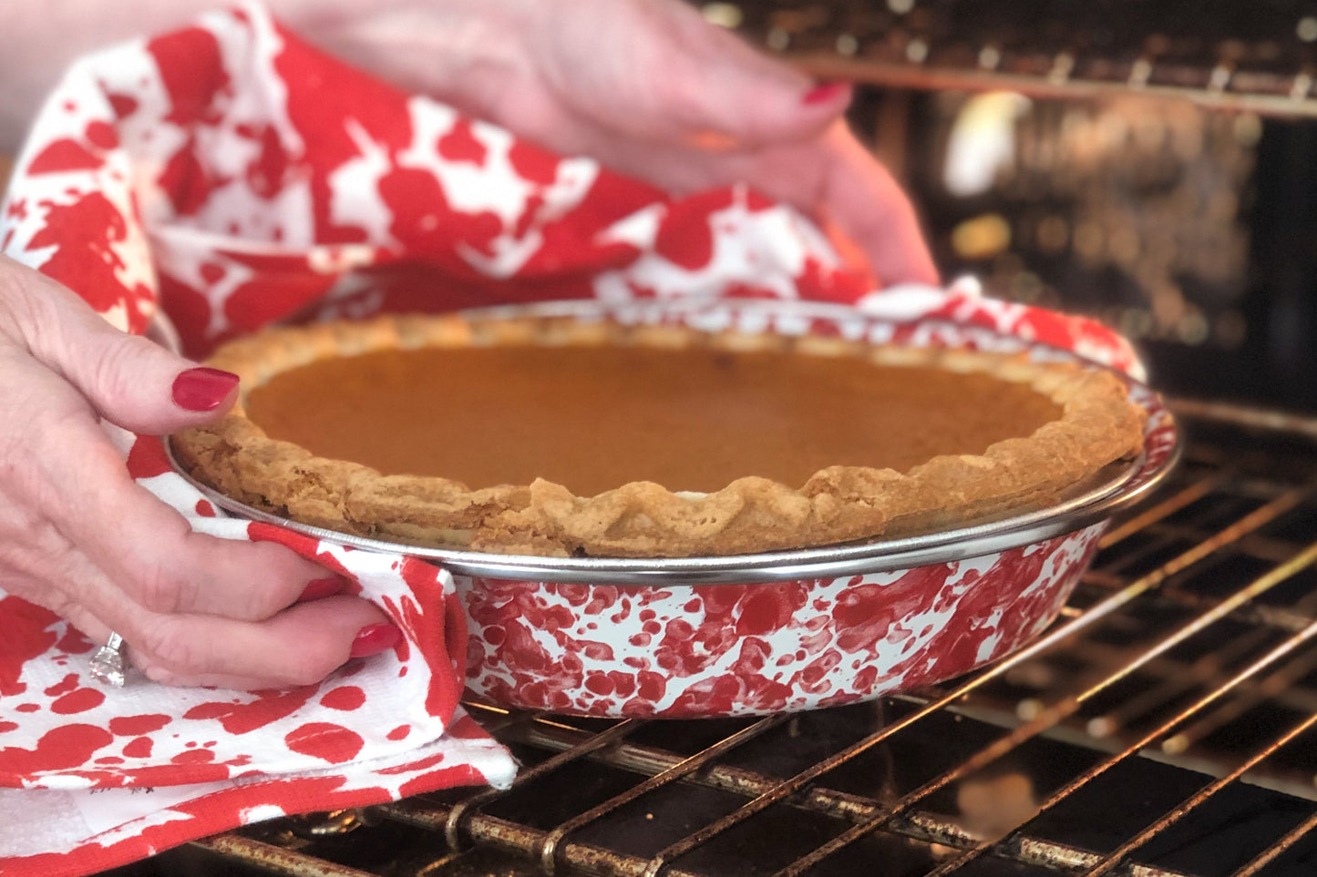 Red Swirl Pie Plate