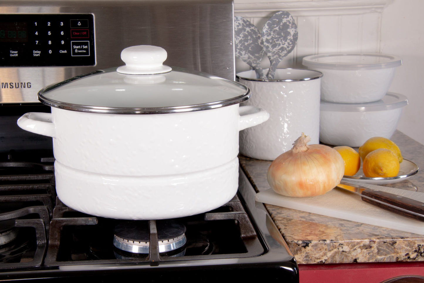 White Solid 6 Qt Stock Pot