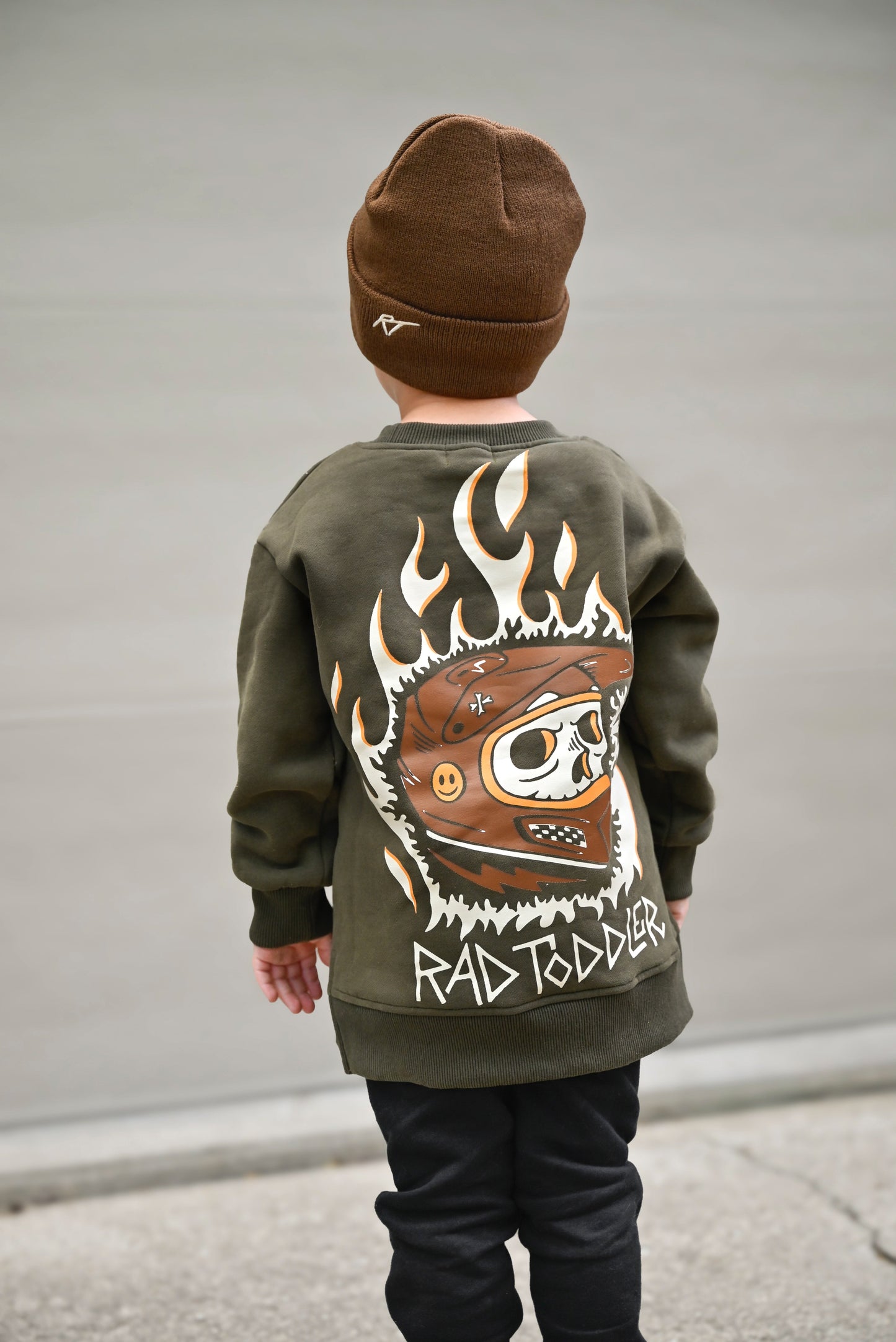 FLAMING FAST CREWNECK