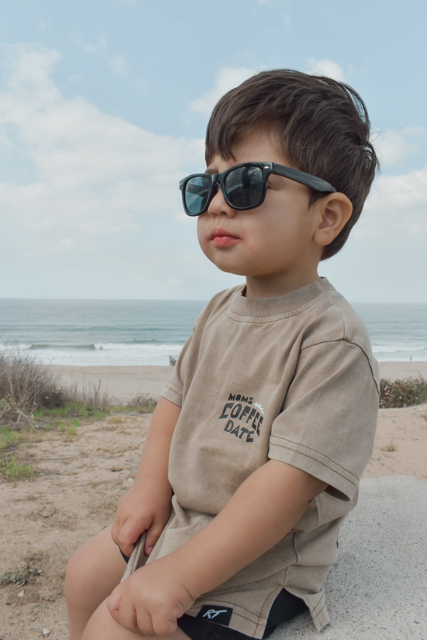 MOMS COFFEE DATE TEE