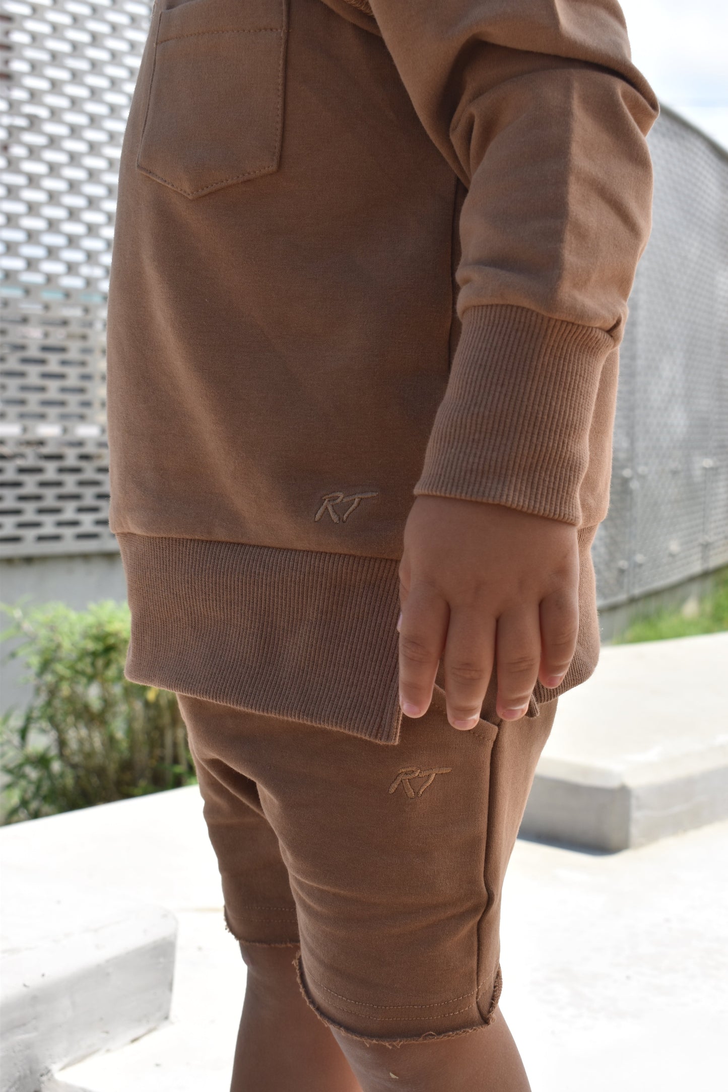 ORGANIC COTTON CREWNECK - ALMOND