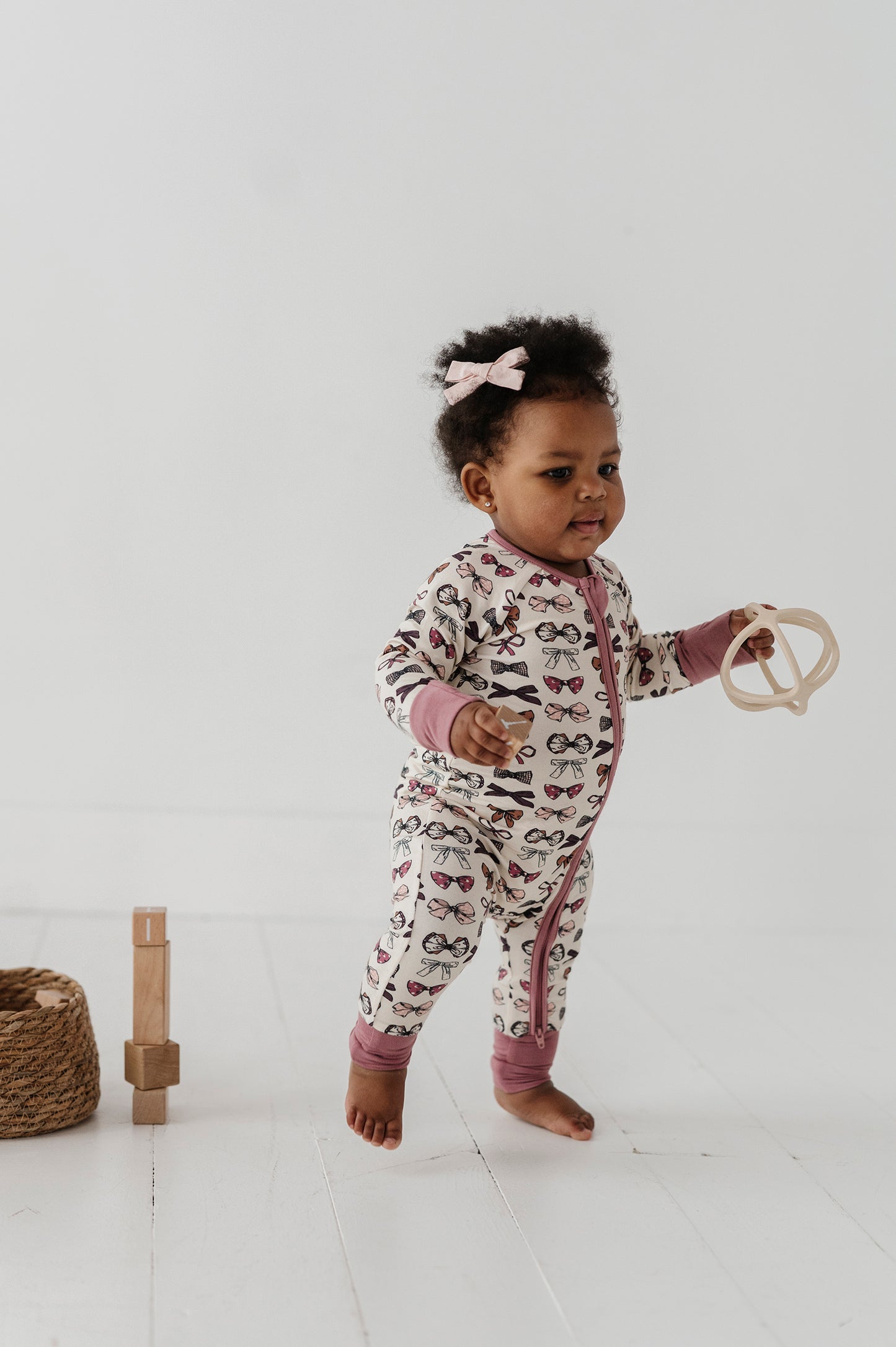 FOOTLESS ROMPER-BOWS