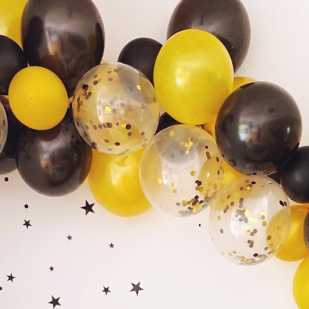 Space Birthday Party Supplies Kit – Planets, Stars, Galaxias | Party in a Box