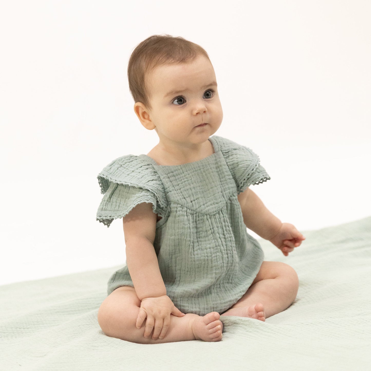 Solid Muslin Jadeite - V-Neck Bubble