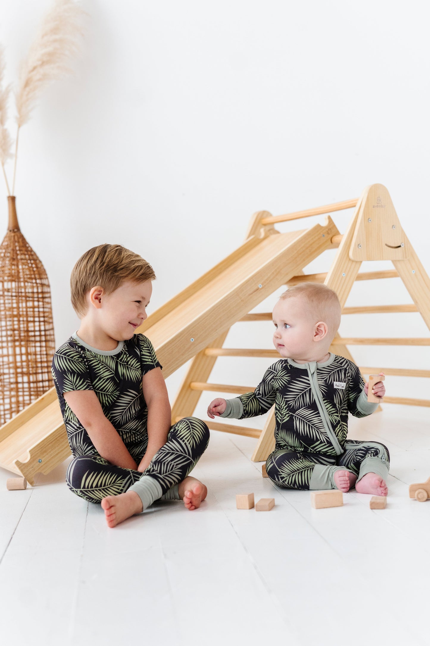 BAMBOO PALM SPRINGS ONESIE