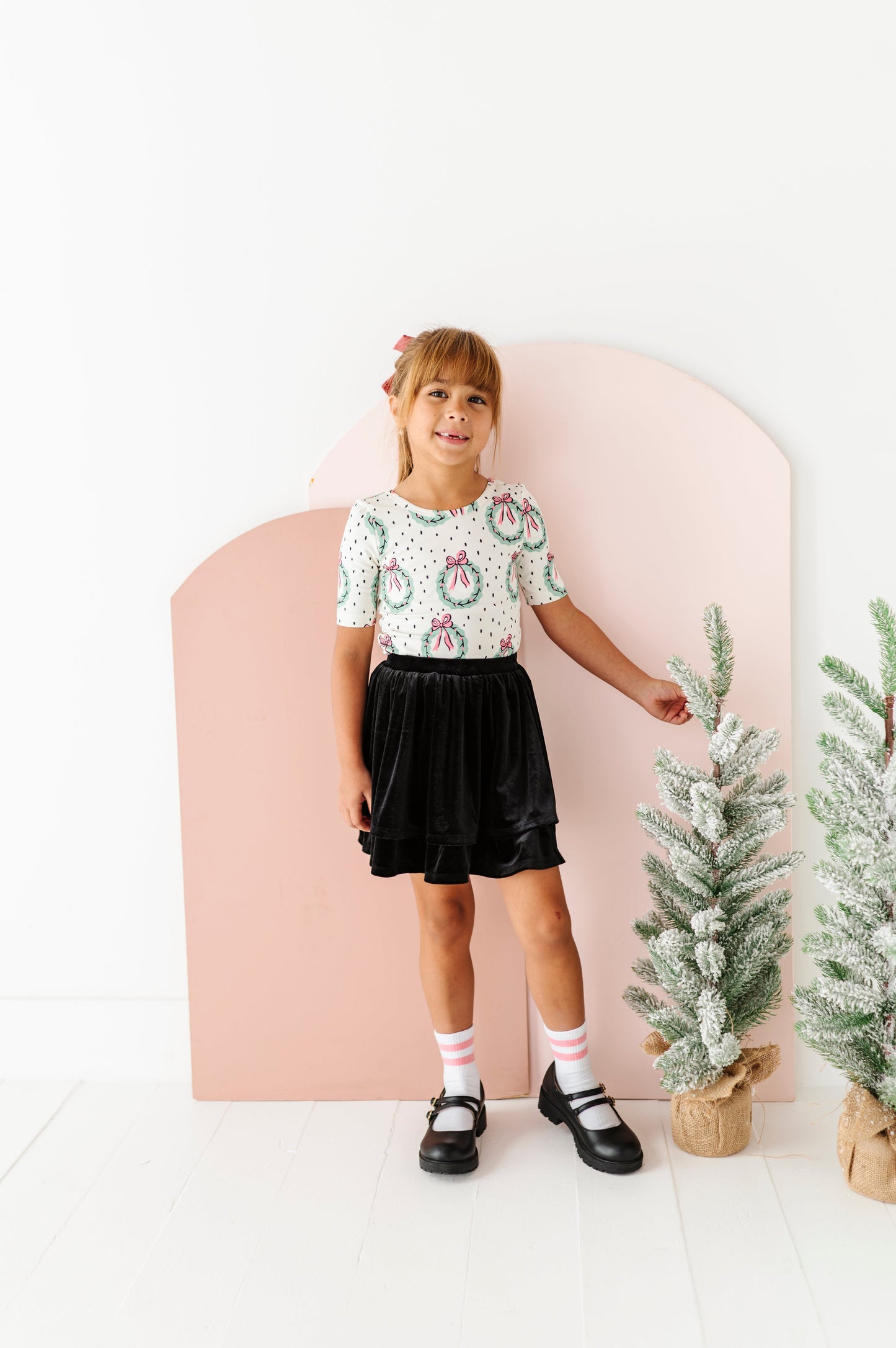 Girly Wreath | Scoop Back TEE