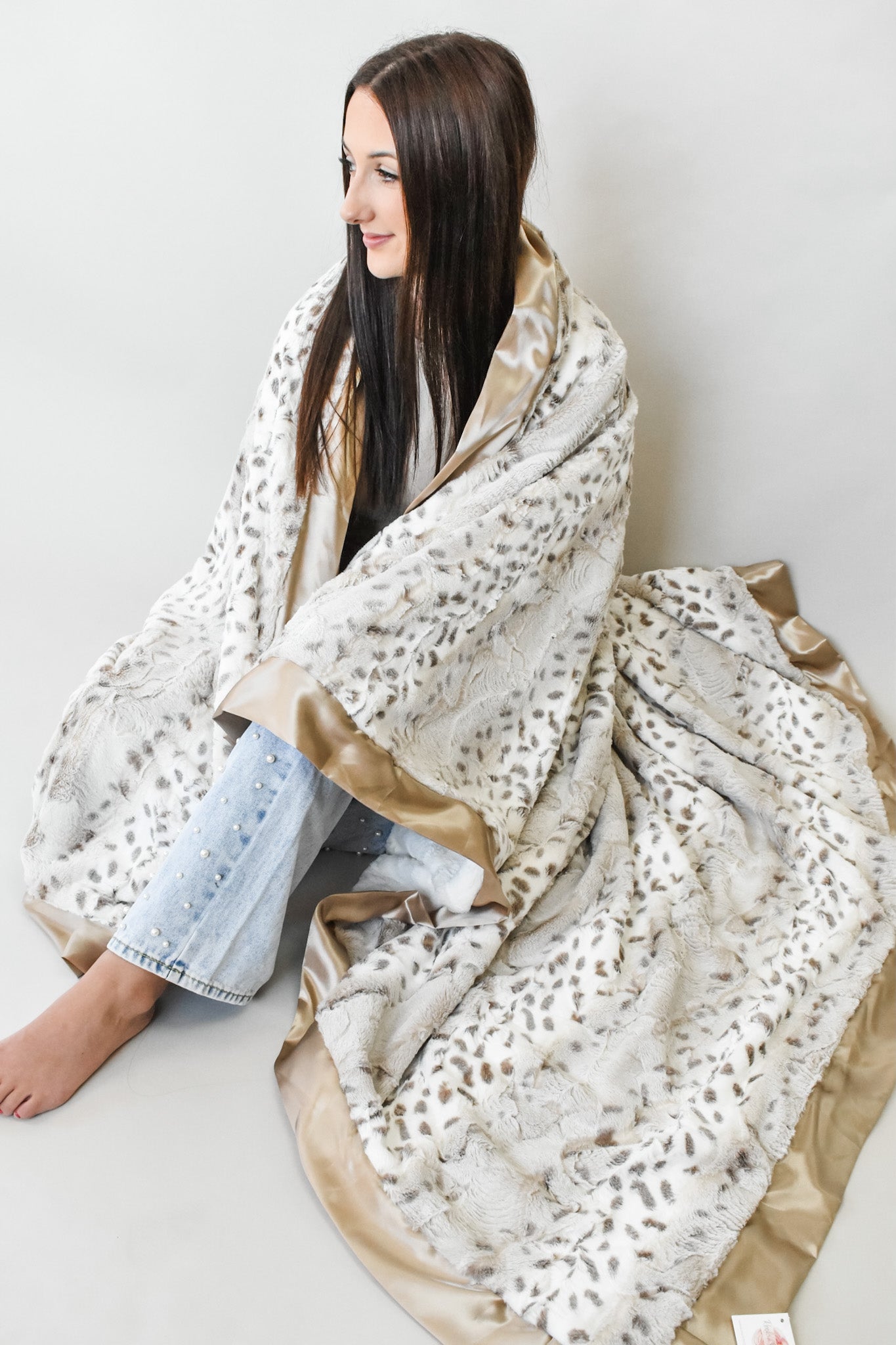 Adult Luxe | Snowcat Champagne Blanket