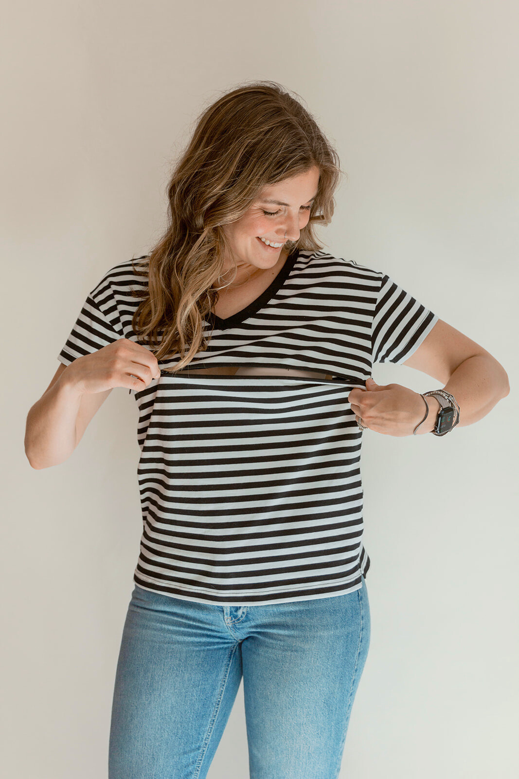 FINAL SALE V-Neck Full Zip Breastfeeding Tee - Gray