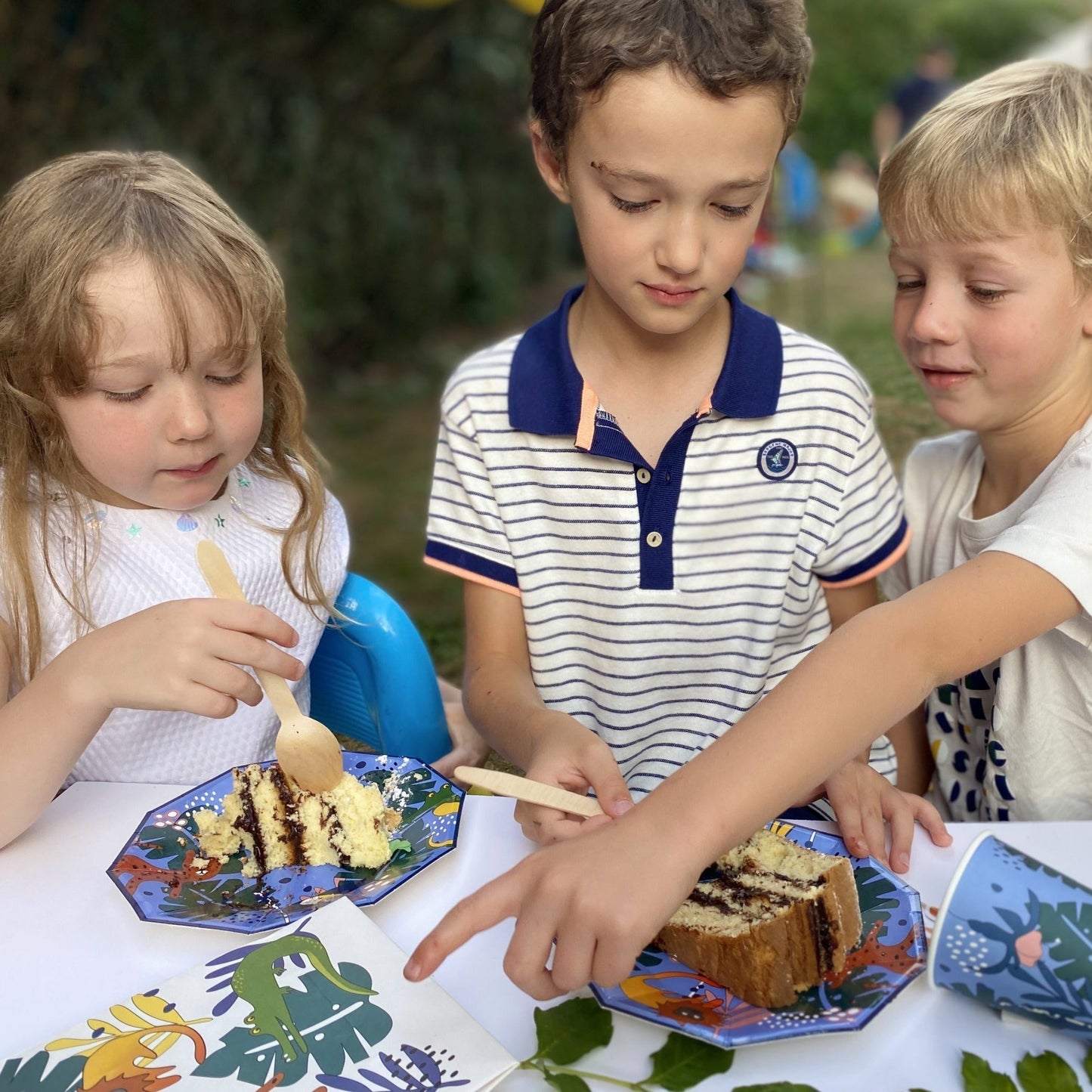 Tropical Animals Small Plates 7" (Set of 8) – Jungle Safari Birthday Party Supplies