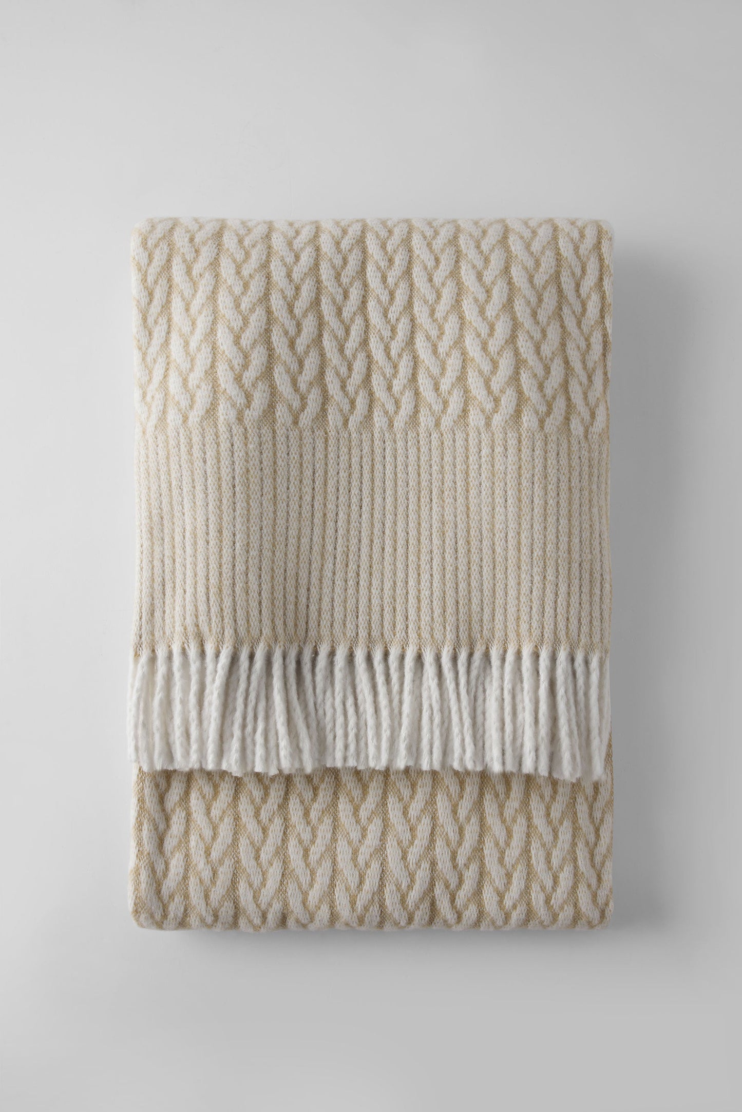 Classic Cable with Border Pattern Throw