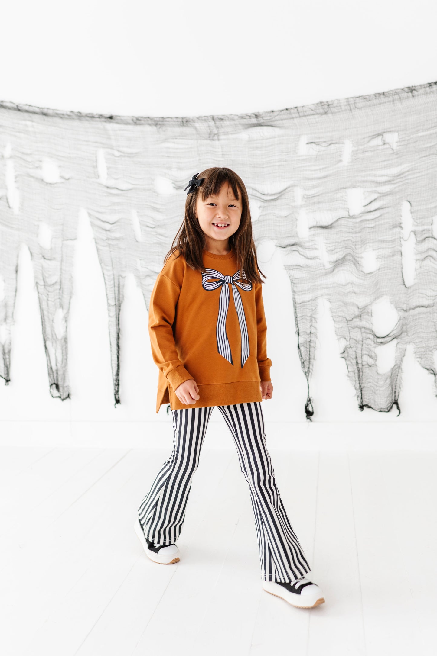 Striped Bow | SIDE-SPLIT SWEATSHIRT