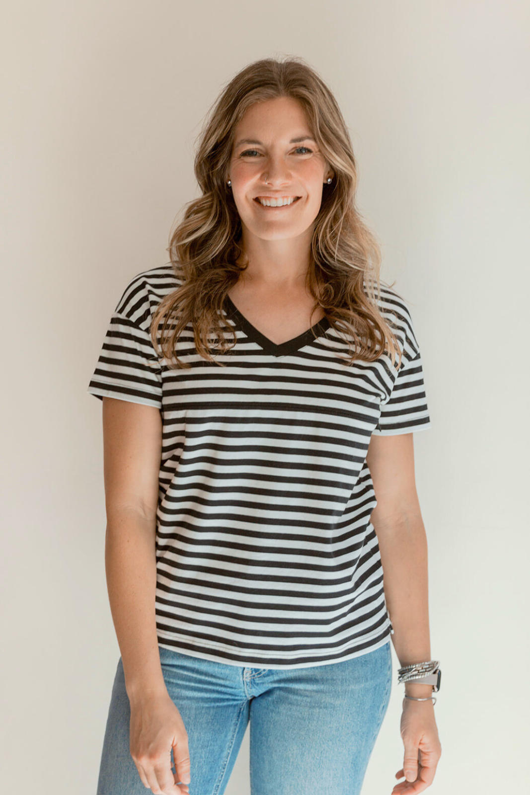 FINAL SALE V-Neck Full Zip Breastfeeding Tee - Gray