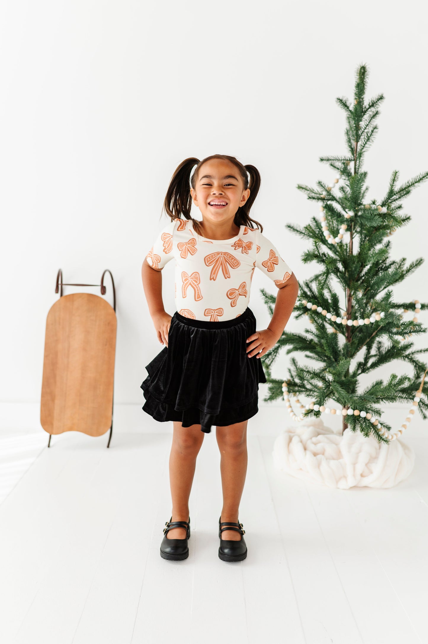 Gingerbread Bow | Scoop Back TEE
