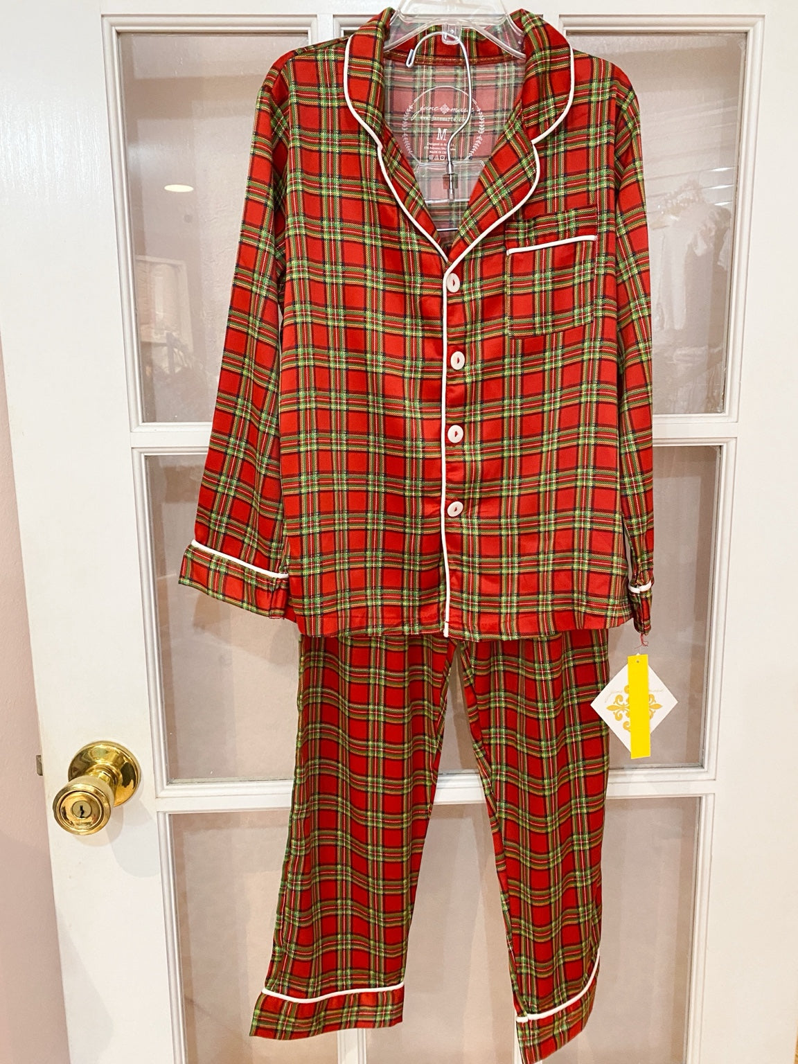 Red & Green Plaid Satin Loungewear Set – Classic Christmas Pajamas