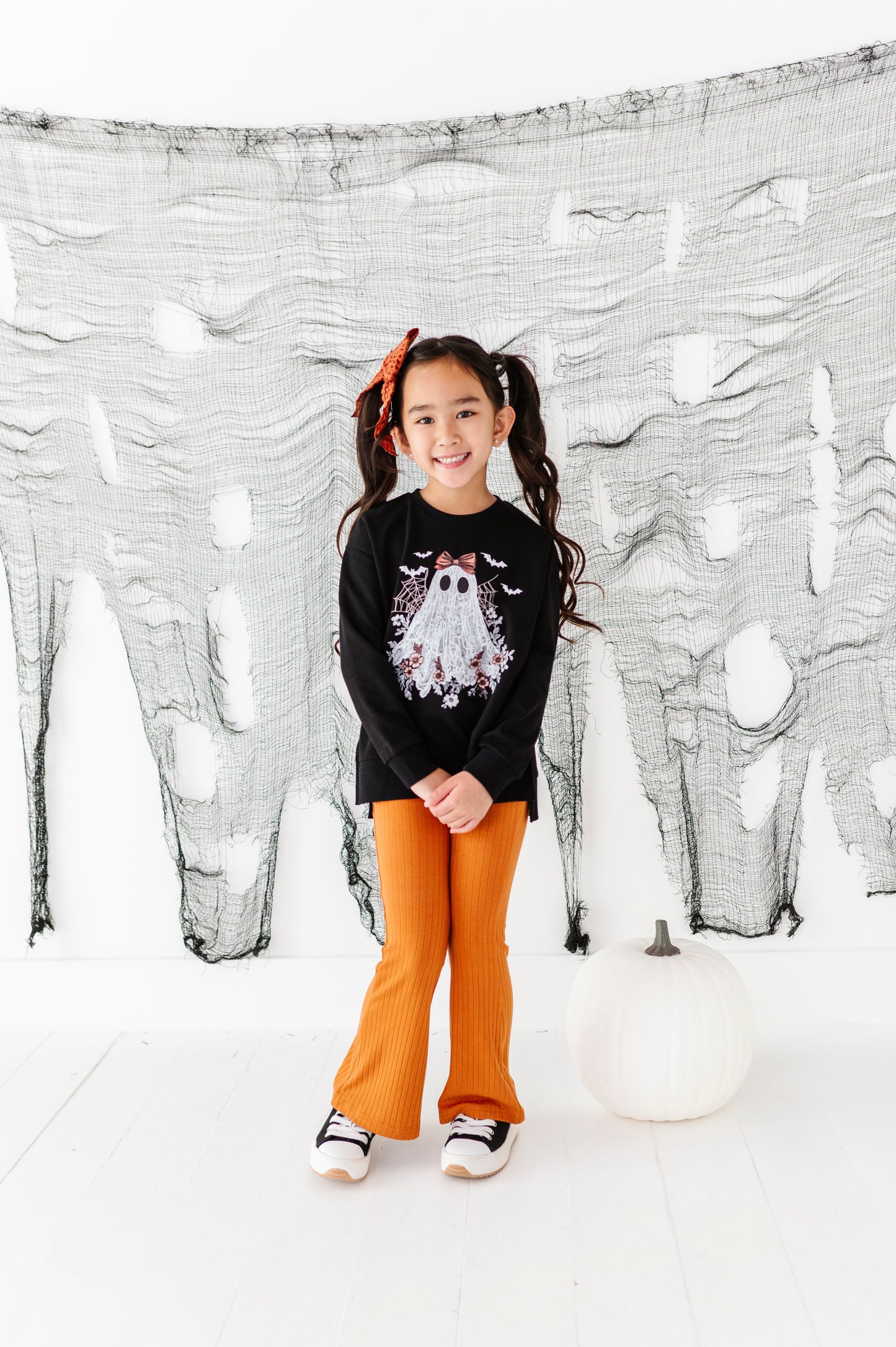 Lacey the Ghost | SIDE-SPLIT SWEATSHIRT