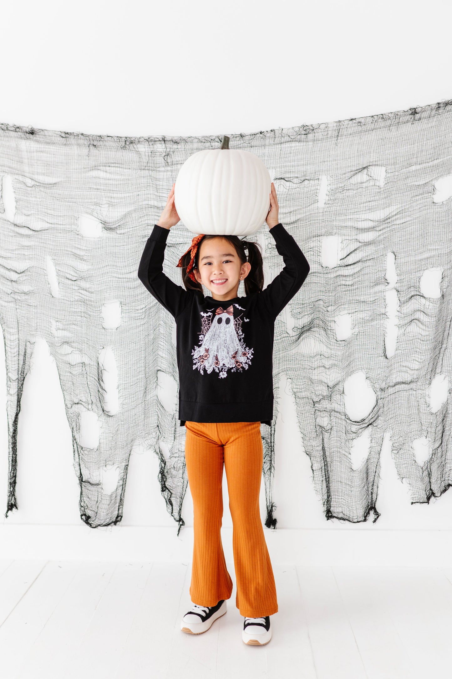 Lacey the Ghost | SIDE-SPLIT SWEATSHIRT