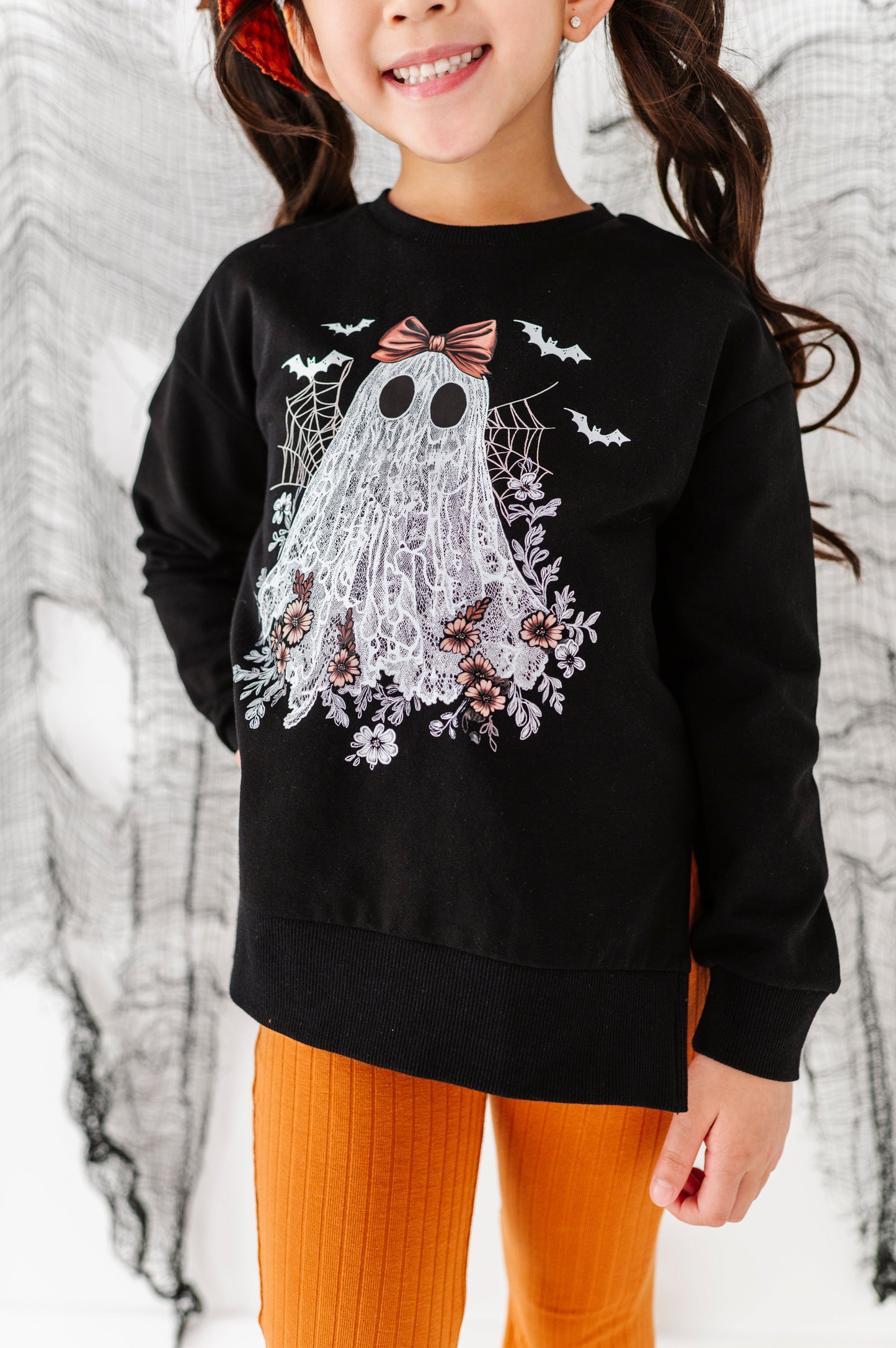 Lacey the Ghost | SIDE-SPLIT SWEATSHIRT