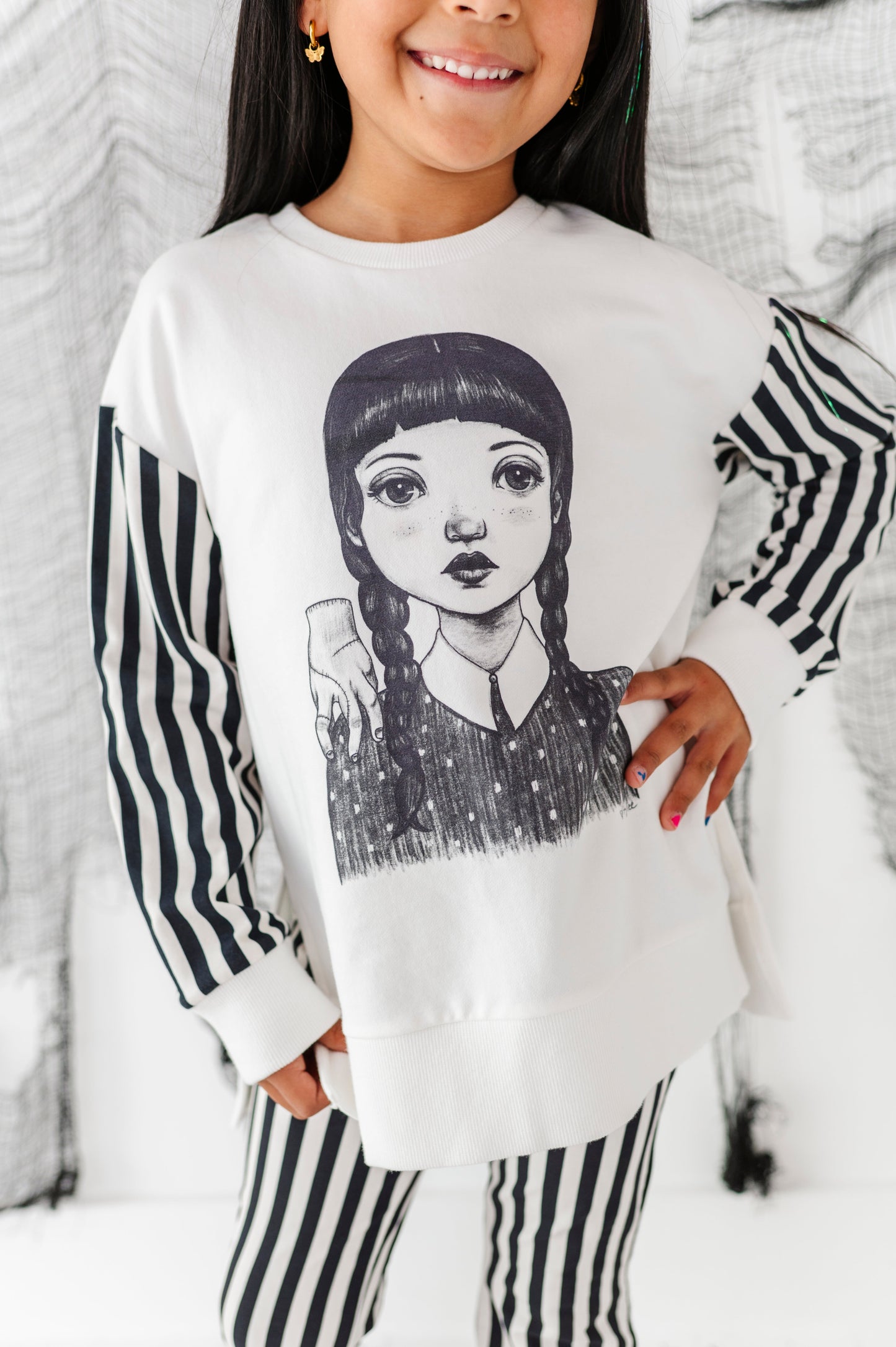 Wednesday | SIDE-SPLIT SWEATSHIRT