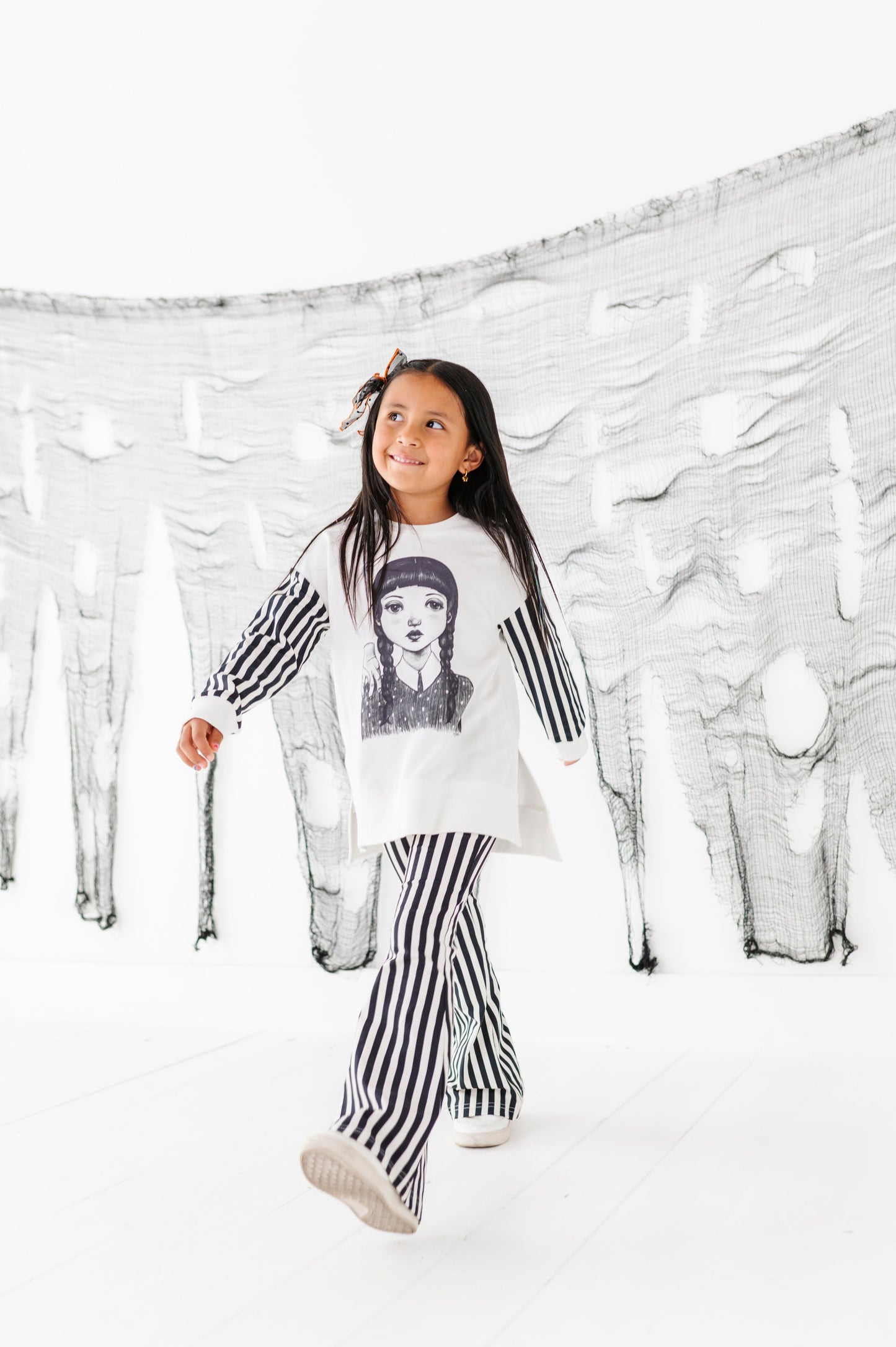 Wednesday | SIDE-SPLIT SWEATSHIRT