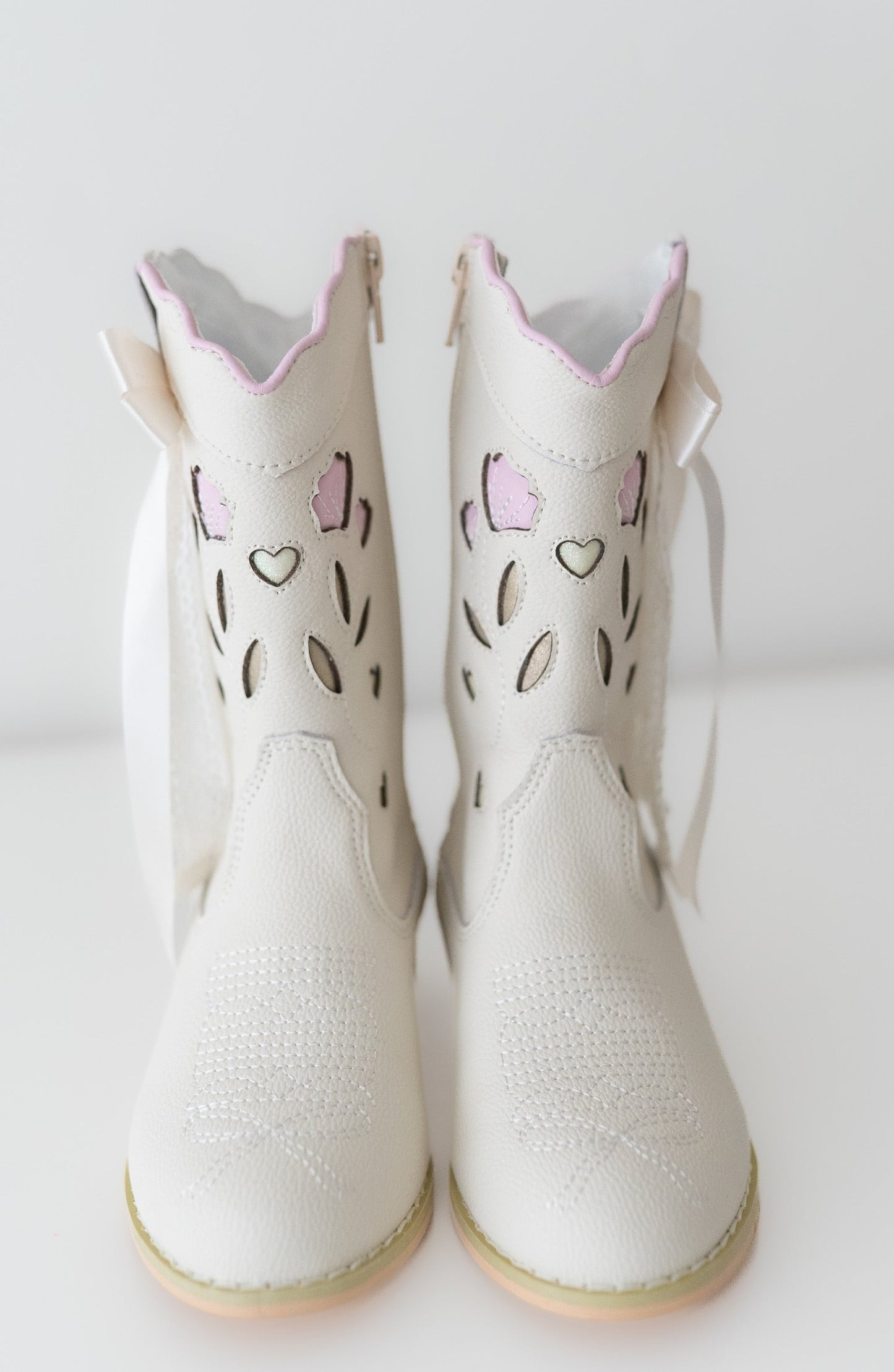 Women's Sweetheart Bow Cowgirl Boot- White (runs small, size up)