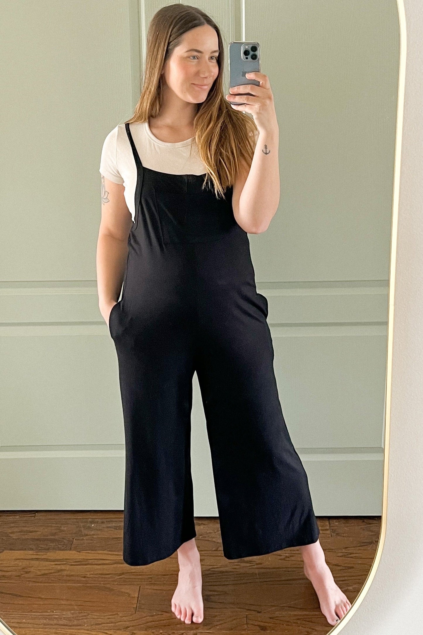 Black Sleeveless Pocketed Wide Leg Maternity Jumpsuit