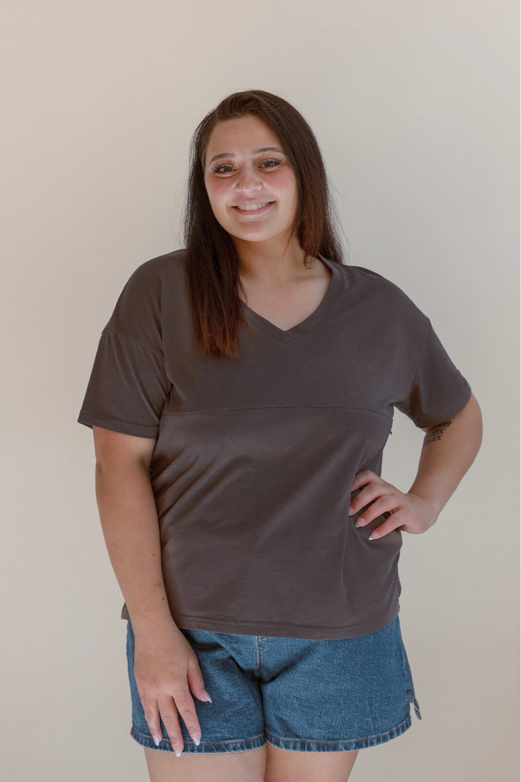 FINAL SALE V-Neck Full Zip Breastfeeding Tee - Gray