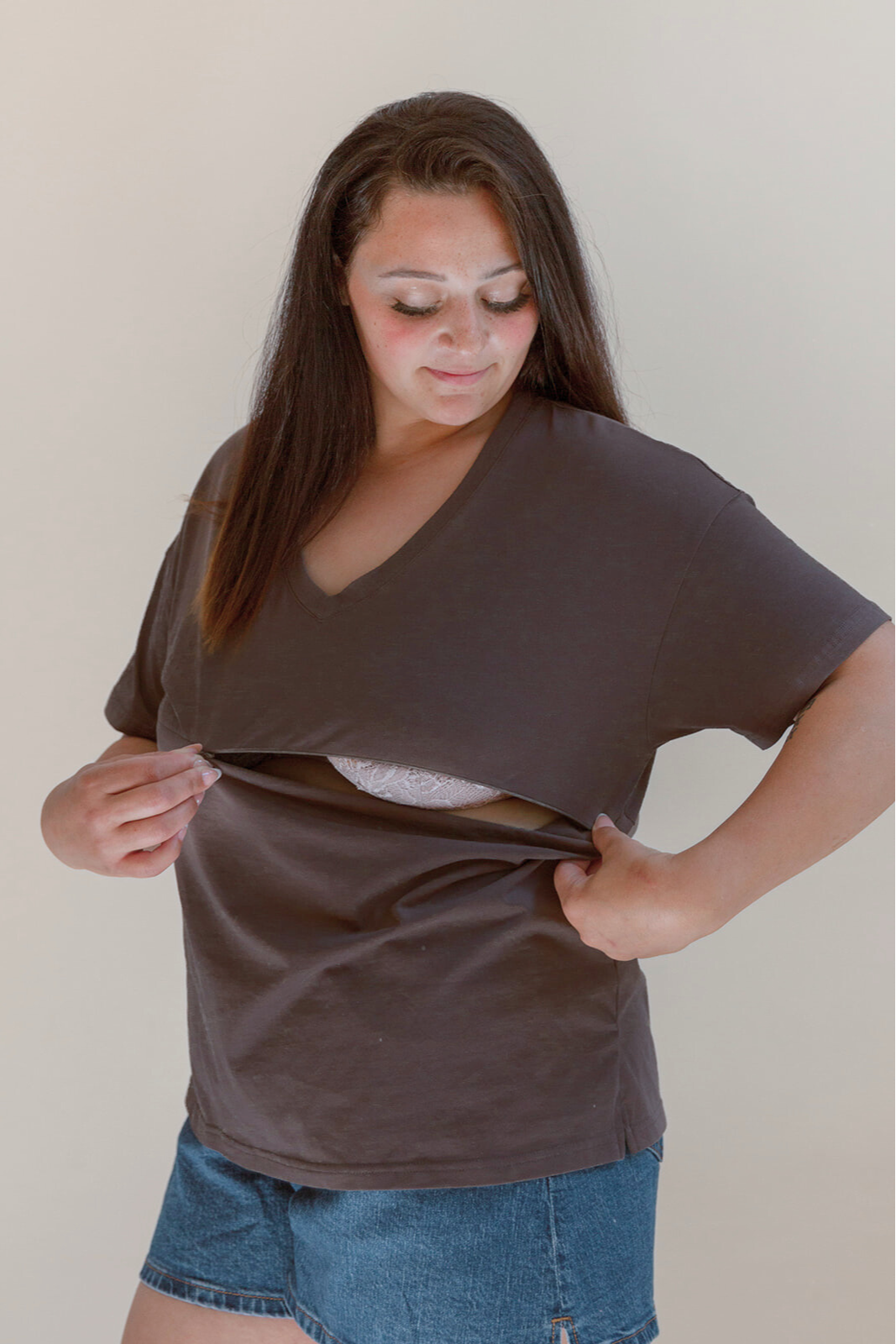 FINAL SALE V-Neck Full Zip Breastfeeding Tee - Gray