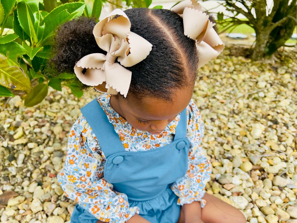 Grosgrain Hair Bow with Scalloped Edge – Sage