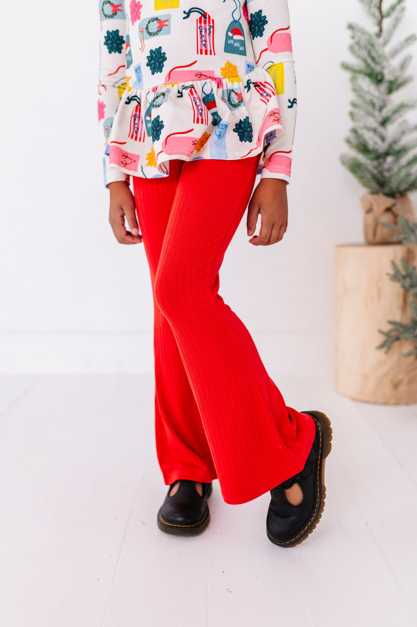 Holly Red | RIBBED FLARES