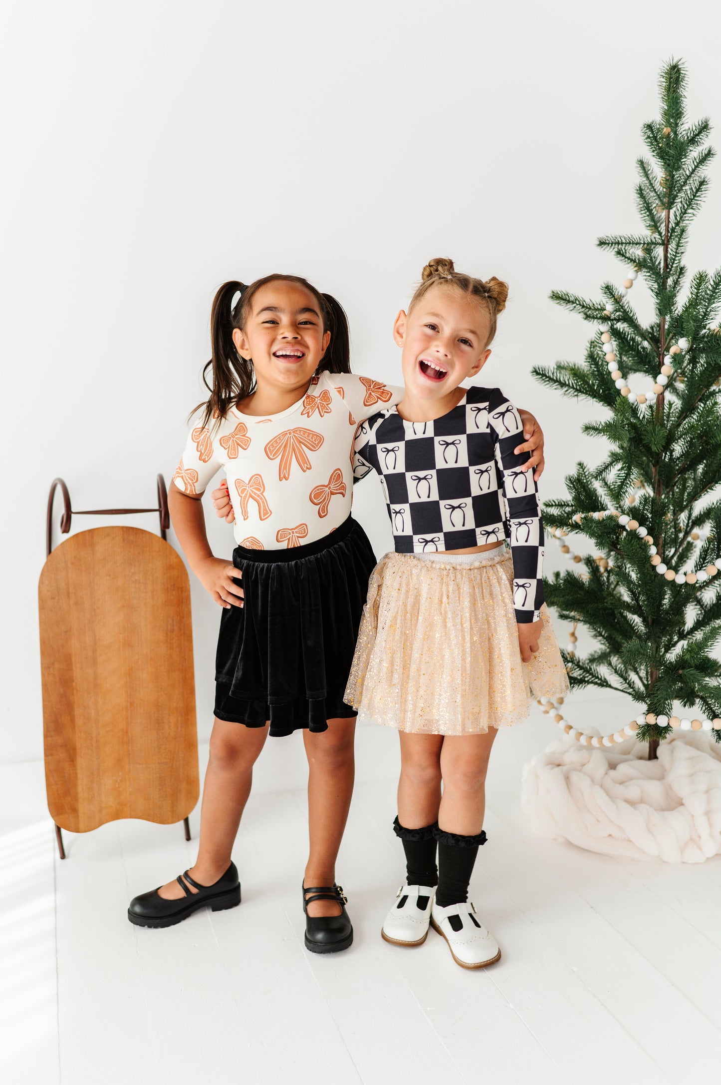 Gingerbread Bow | Scoop Back TEE