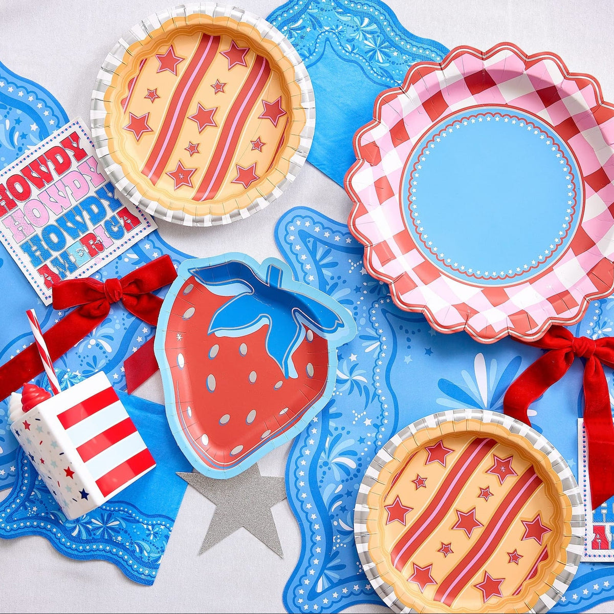 Picnic Perfect Gingham Dinner Plates (10 ct)