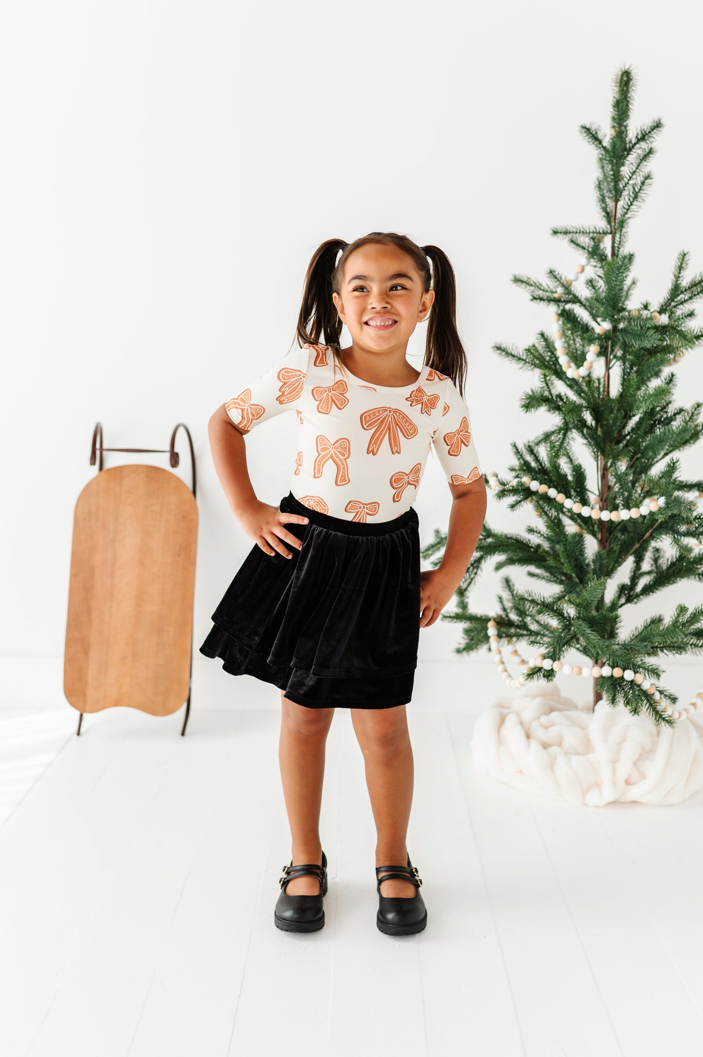 Gingerbread Bow | Scoop Back TEE