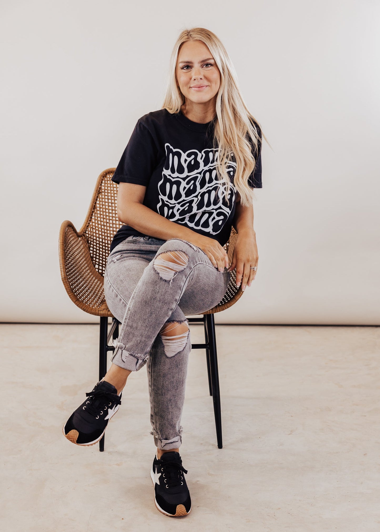 Curvy MAMA Tee *Black (S-3X)