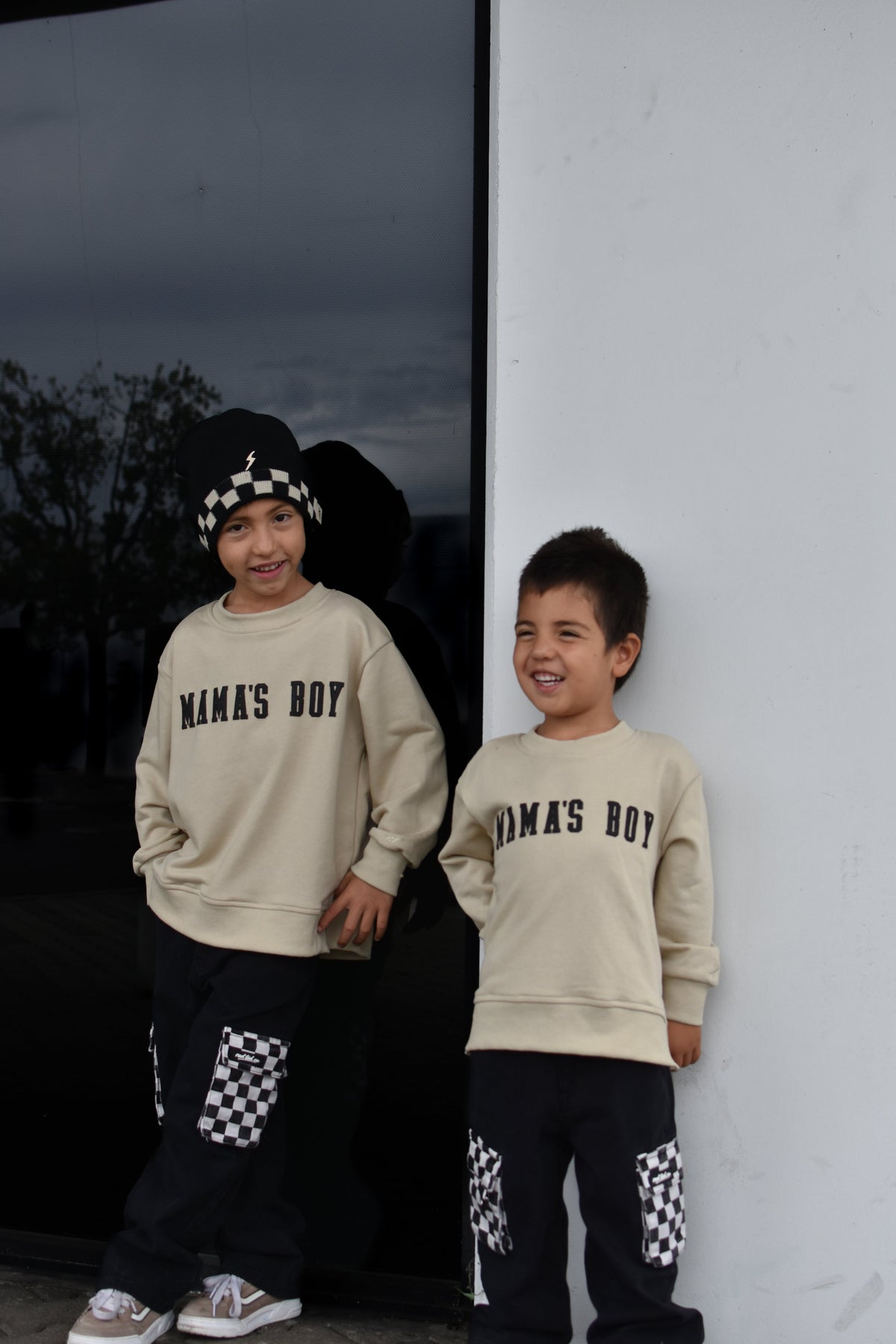 MAMAS BOY CREWNECK - BEIGE