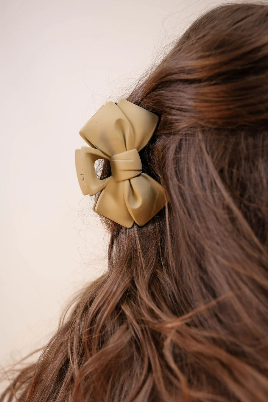 Britt Bow Claw Clip