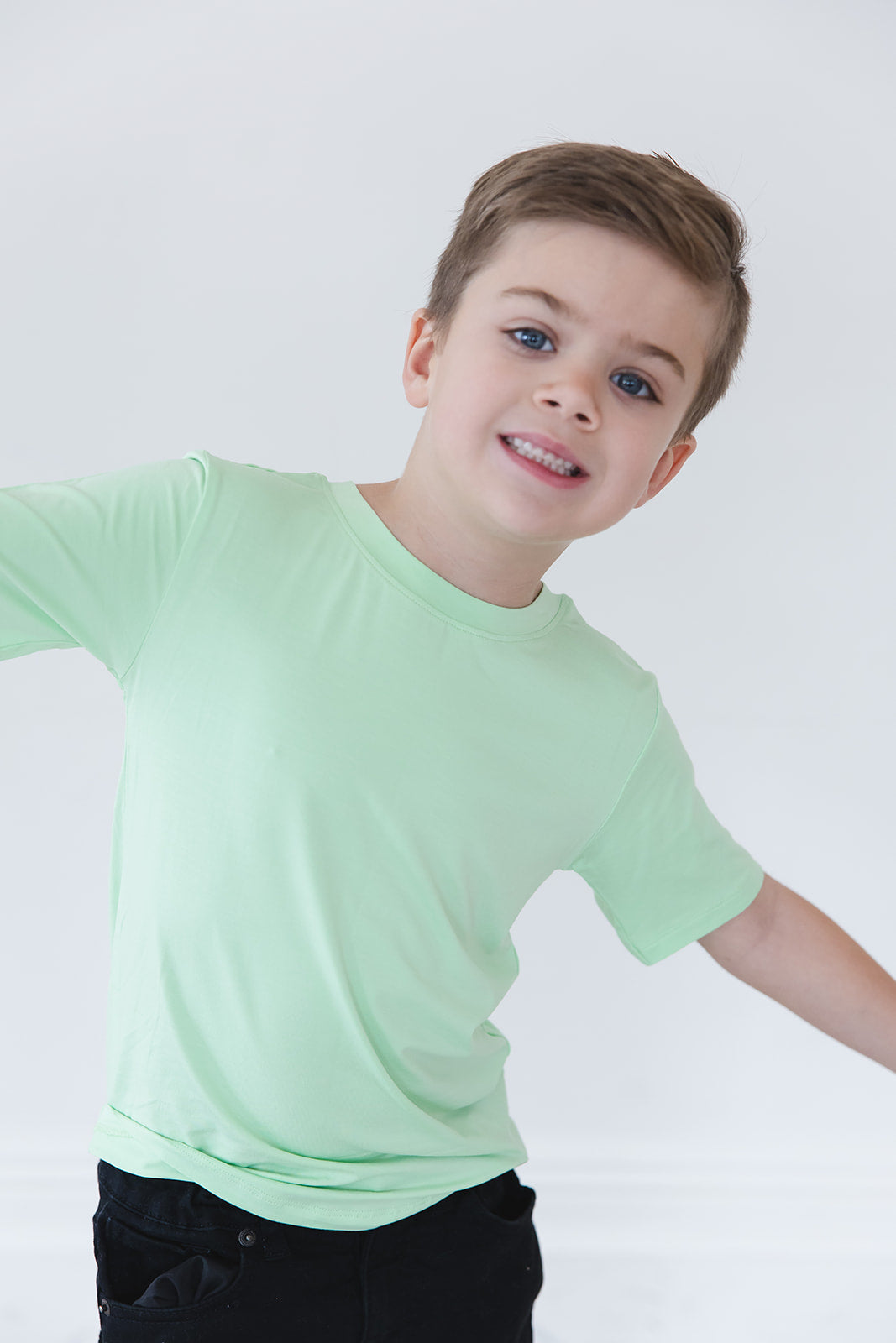 (SOLID) Buzz - Everyday Tee