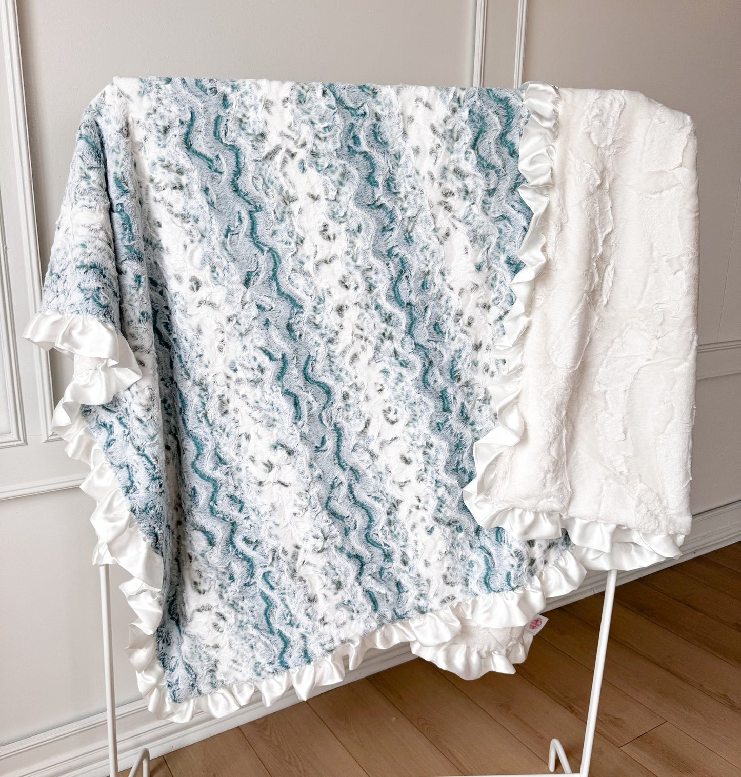 Shoreline Dreams Luxe Cuddle Blanket