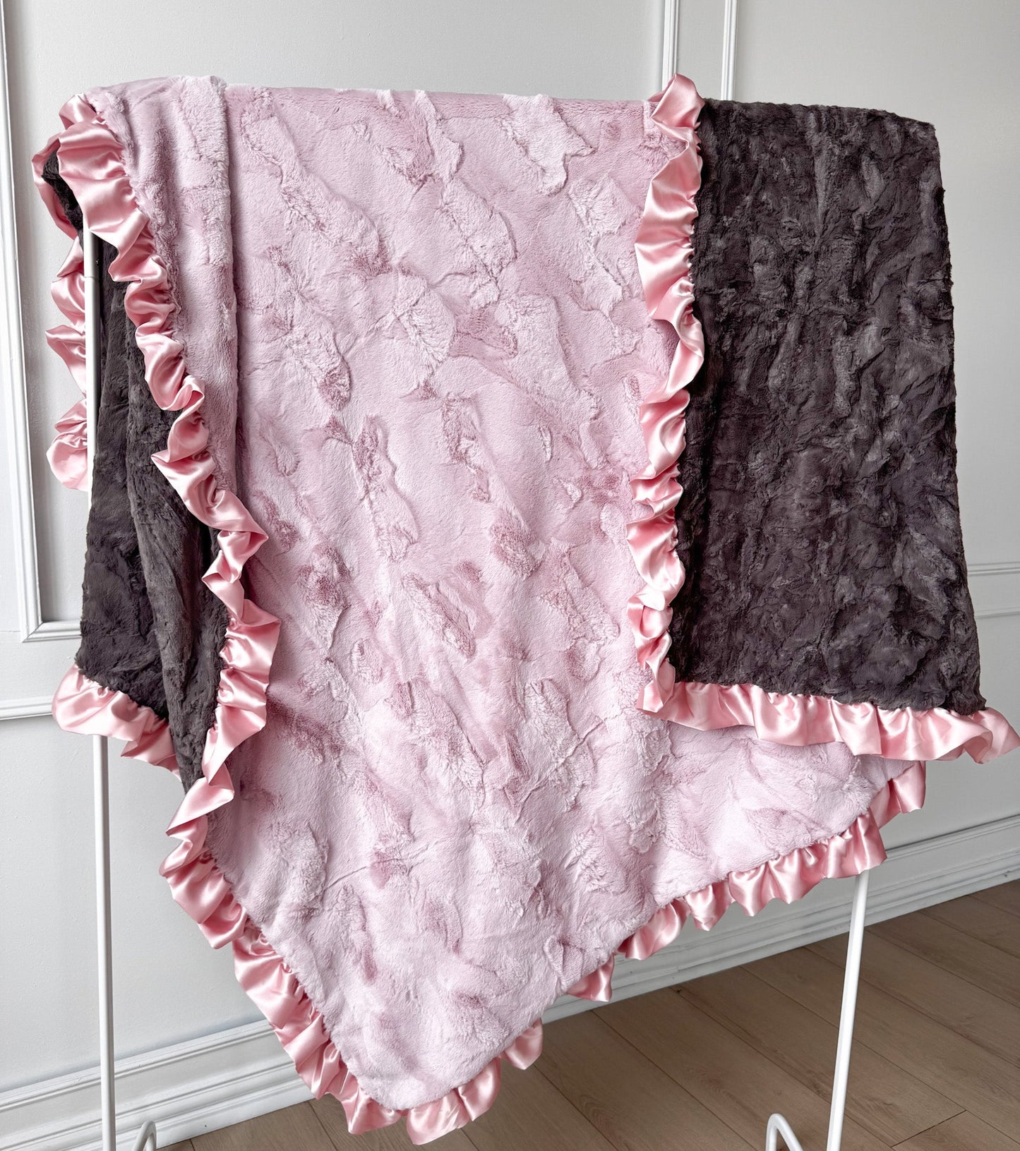 Adult Luxe Ruffle | Dusty Rose Blanket