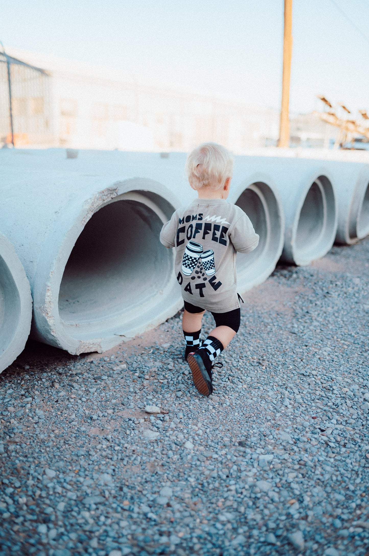 MOMS COFFEE DATE TEE