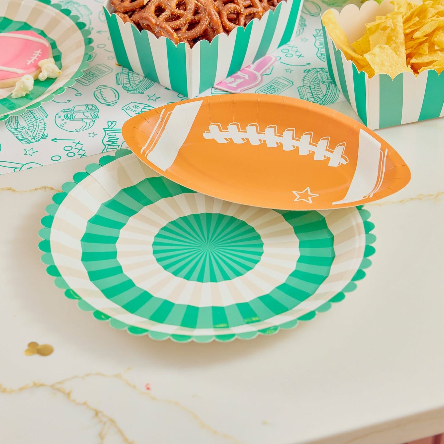 Green & White Dinner Plates (10" / 10 ct)