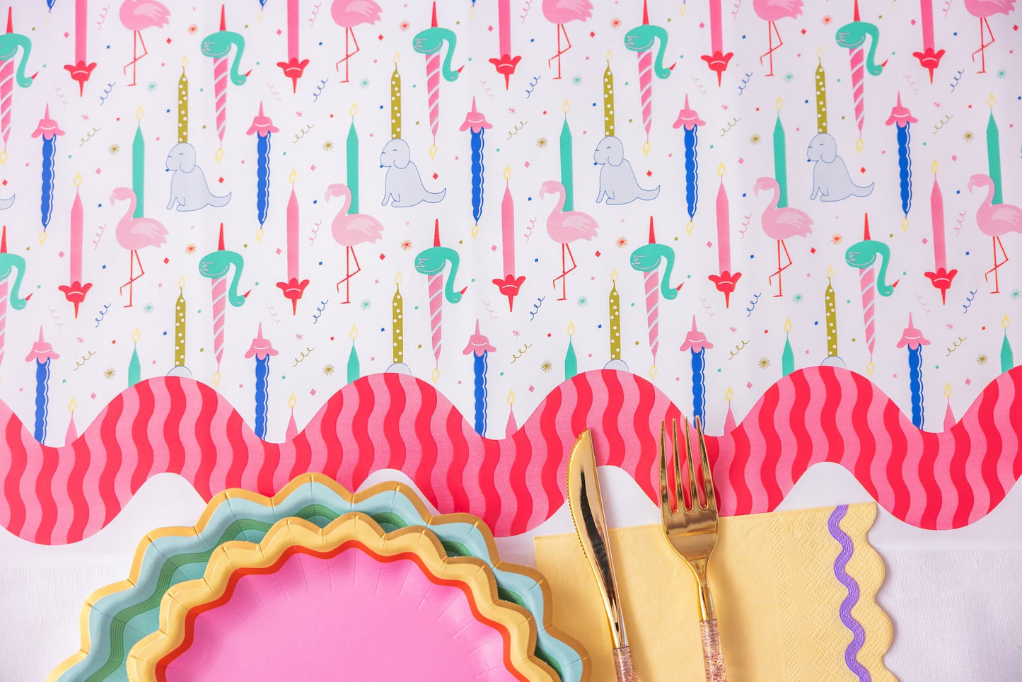 Party Parade Paper Table Runner (25 ft, cut to fit)
