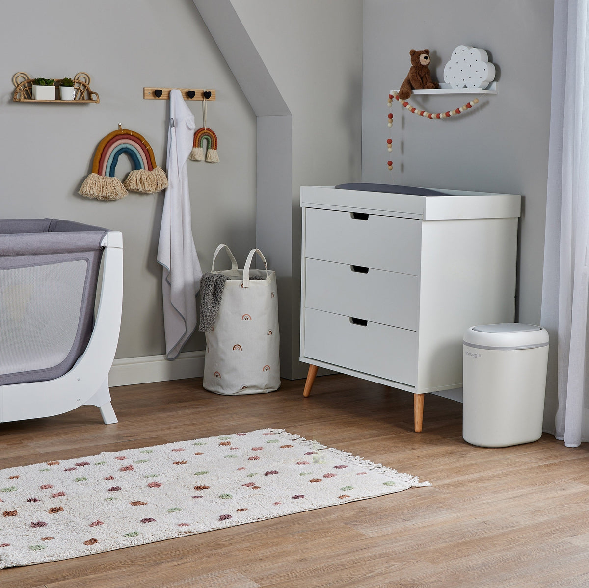 Shnuggle Eco-Touch Nappy Bin Diaper Pail + 30 Better Bag Liners